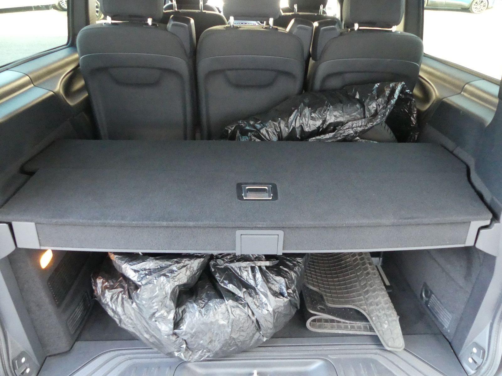 Fahrzeugabbildung Mercedes-Benz V 250 "SCHECKHEFTGEPF."AMG-LINE"7.SITZER"