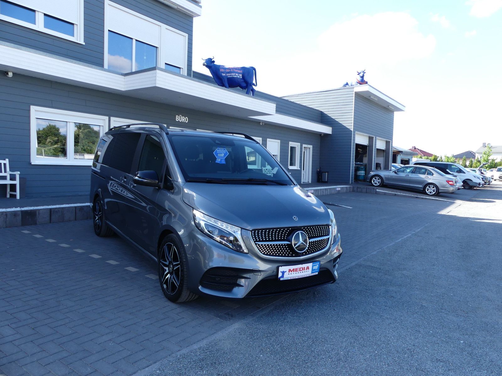 Fahrzeugabbildung Mercedes-Benz V 250 "SCHECKHEFTGEPF."AMG-LINE"7.SITZER"