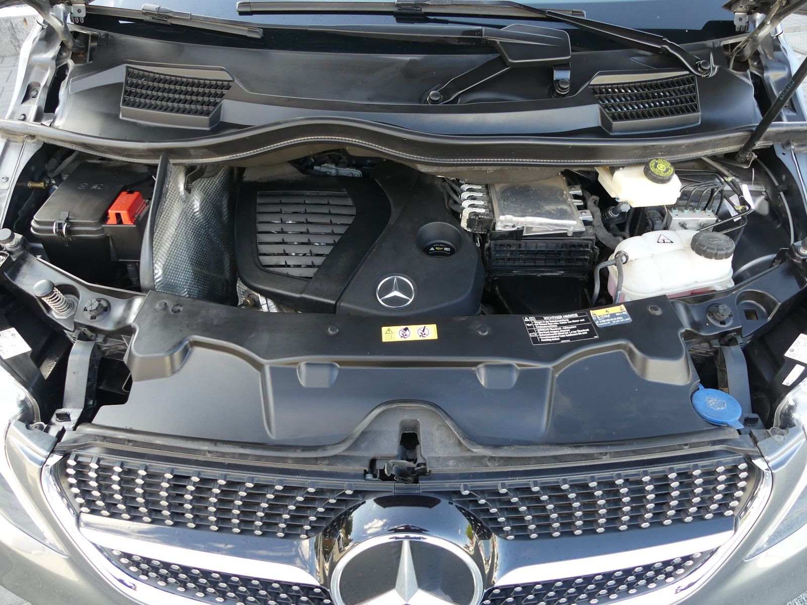 Fahrzeugabbildung Mercedes-Benz V 250 "SCHECKHEFTGEPF."AMG-LINE"7.SITZER"