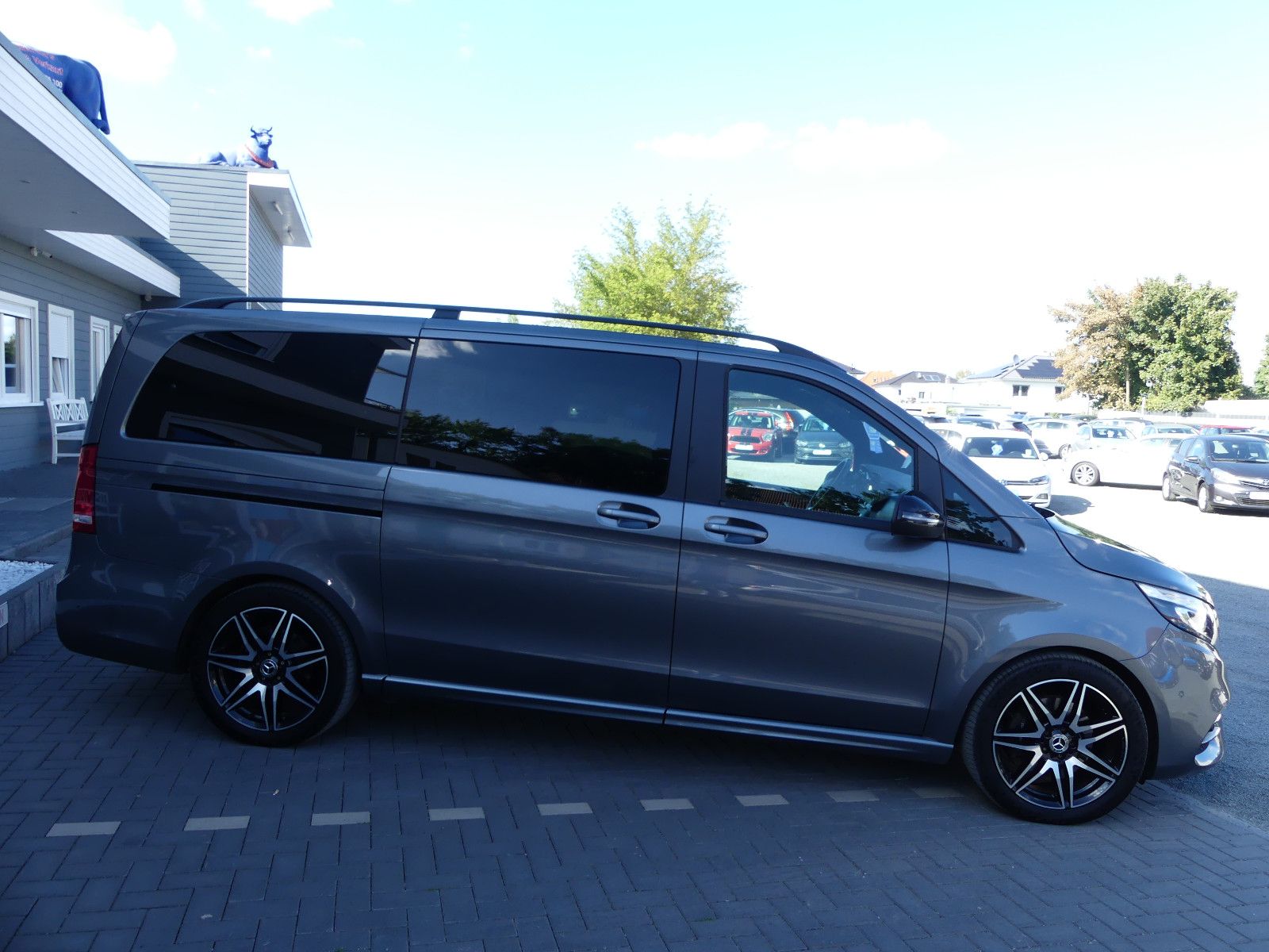 Fahrzeugabbildung Mercedes-Benz V 250 "SCHECKHEFTGEPF."AMG-LINE"7.SITZER"