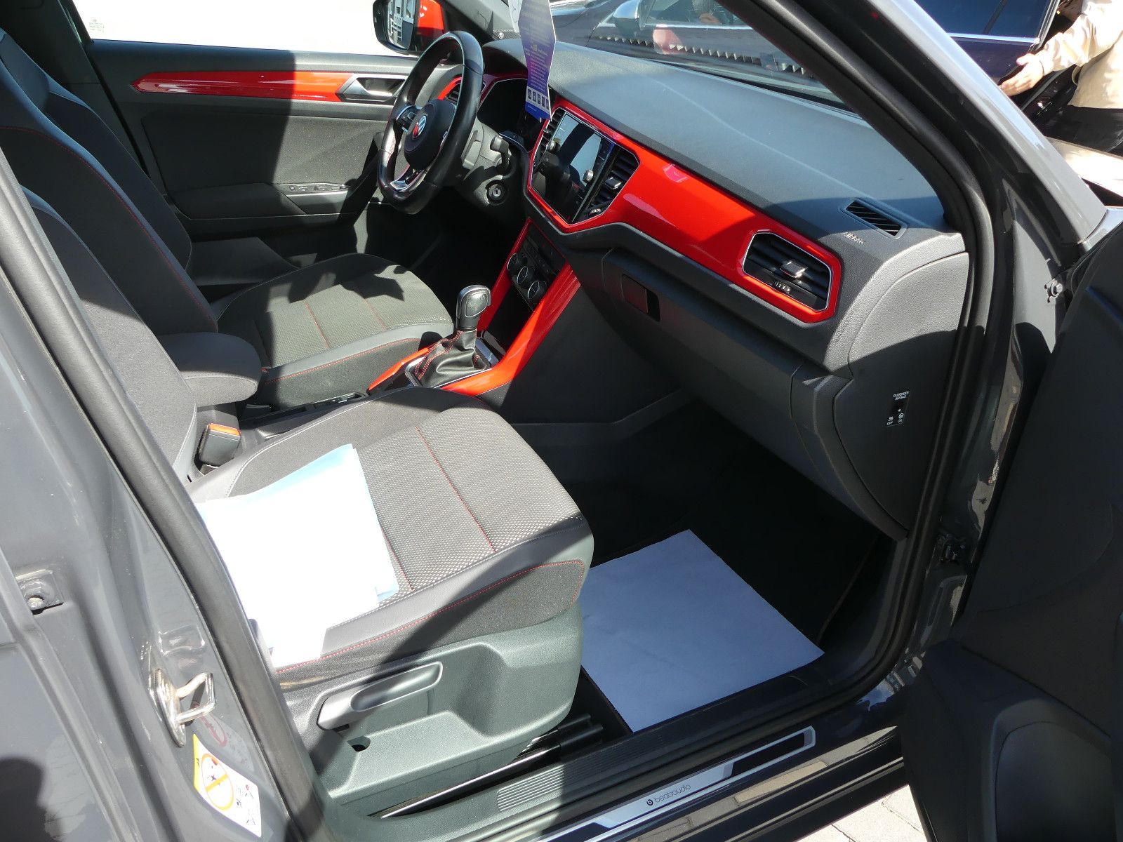Fahrzeugabbildung Volkswagen T-Roc Sport"50TKM"AUTOMATIK"SCHECKHEFT"