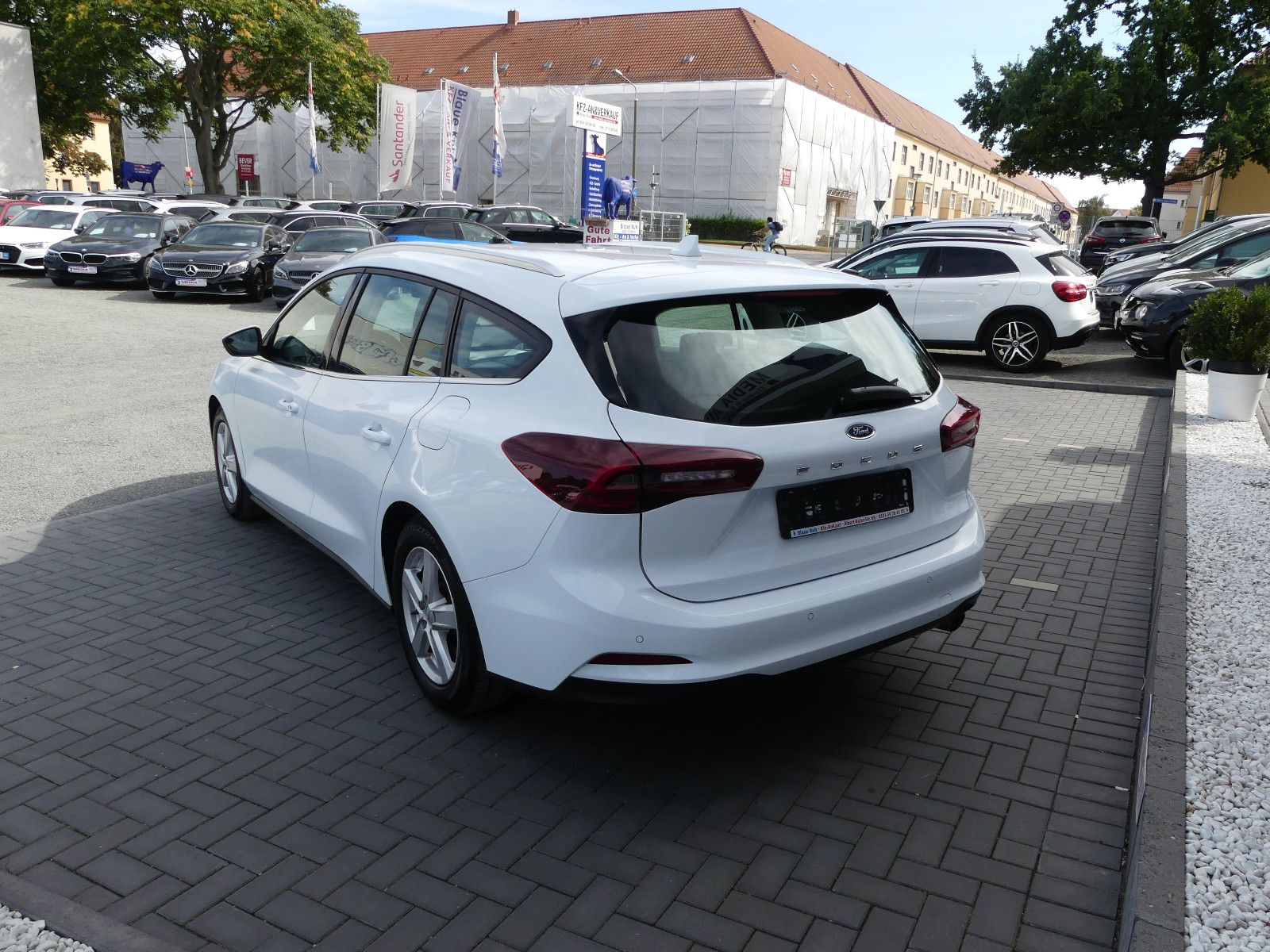 Fahrzeugabbildung Ford Focus Turnier Titanium"40TKM"AUTOMATIK"