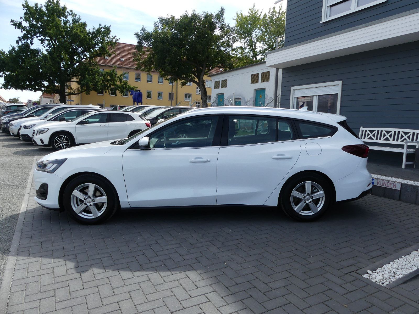 Fahrzeugabbildung Ford Focus Turnier Titanium"40TKM"AUTOMATIK"