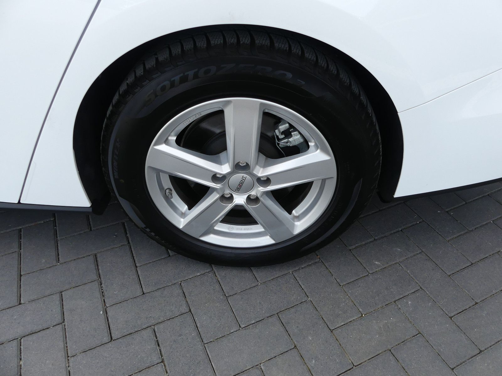 Fahrzeugabbildung Ford Focus Turnier Titanium"40TKM"AUTOMATIK"