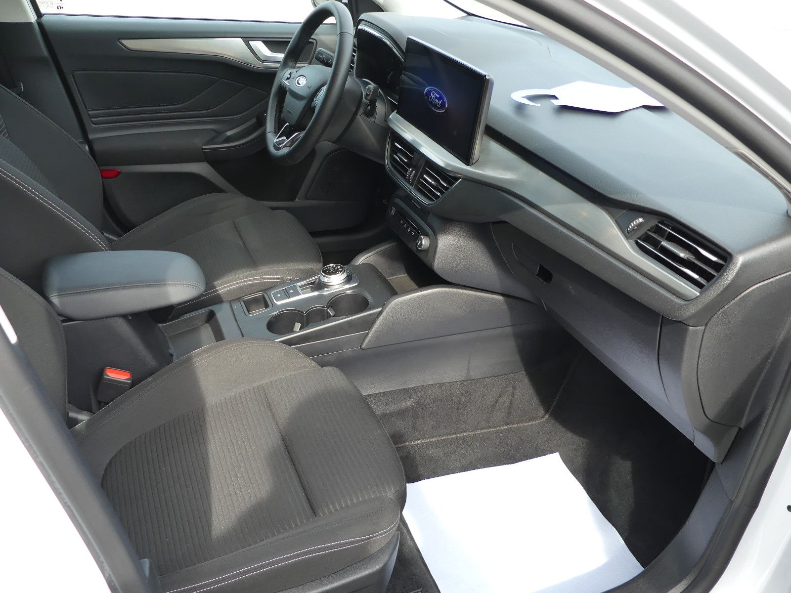 Fahrzeugabbildung Ford Focus Turnier Titanium"40TKM"AUTOMATIK"