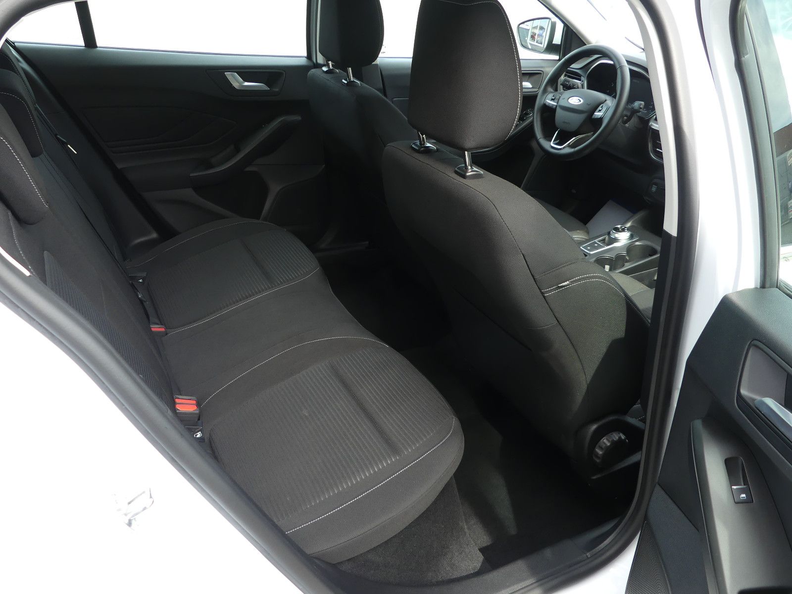 Fahrzeugabbildung Ford Focus Turnier Titanium"40TKM"AUTOMATIK"