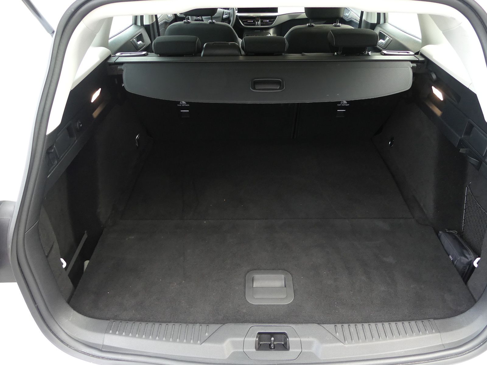 Fahrzeugabbildung Ford Focus Turnier Titanium"40TKM"AUTOMATIK"