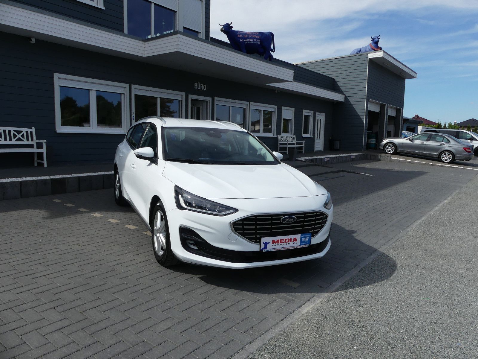 Fahrzeugabbildung Ford Focus Turnier Titanium"40TKM"AUTOMATIK"