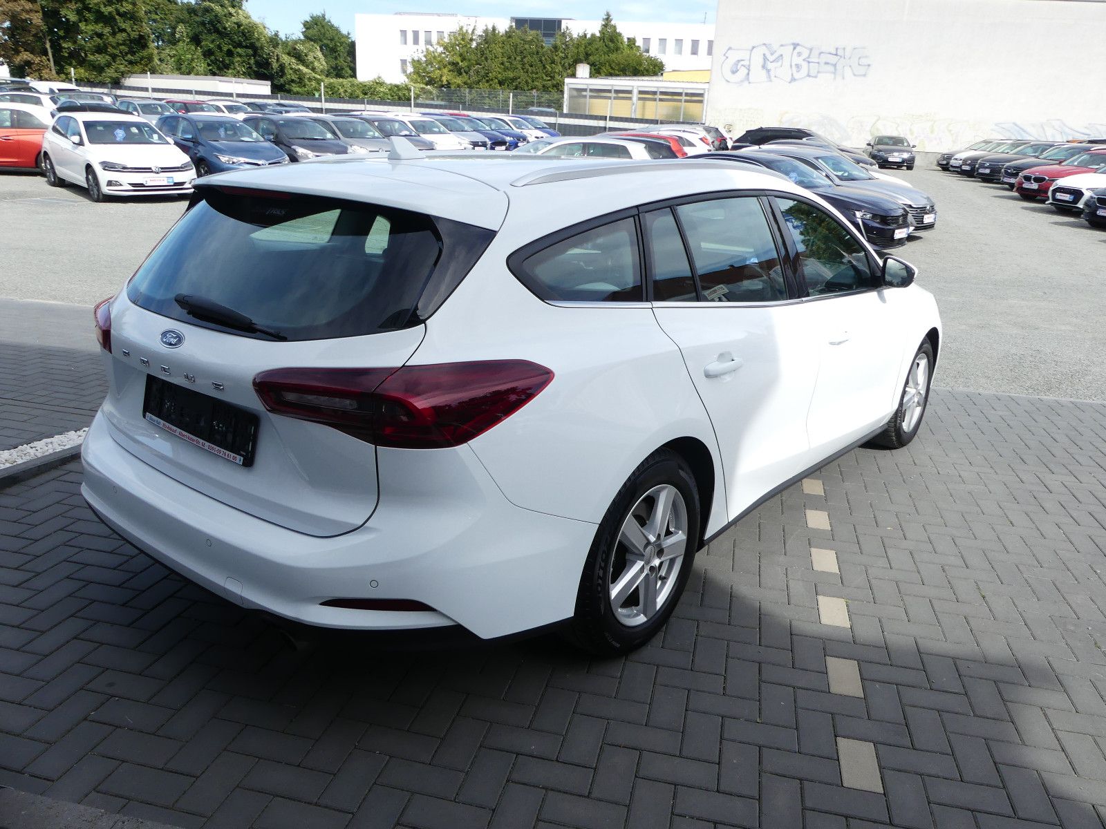 Fahrzeugabbildung Ford Focus Turnier Titanium"40TKM"AUTOMATIK"