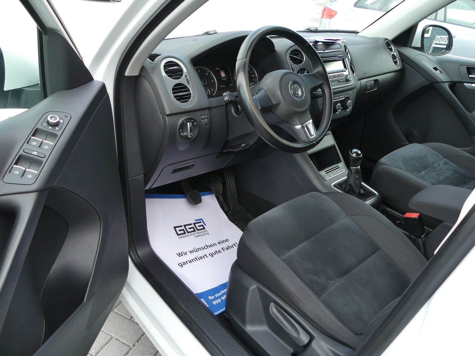 Fahrzeugabbildung Volkswagen Tiguan Sport & Style BMT"SCHECKHEFTGEPF."