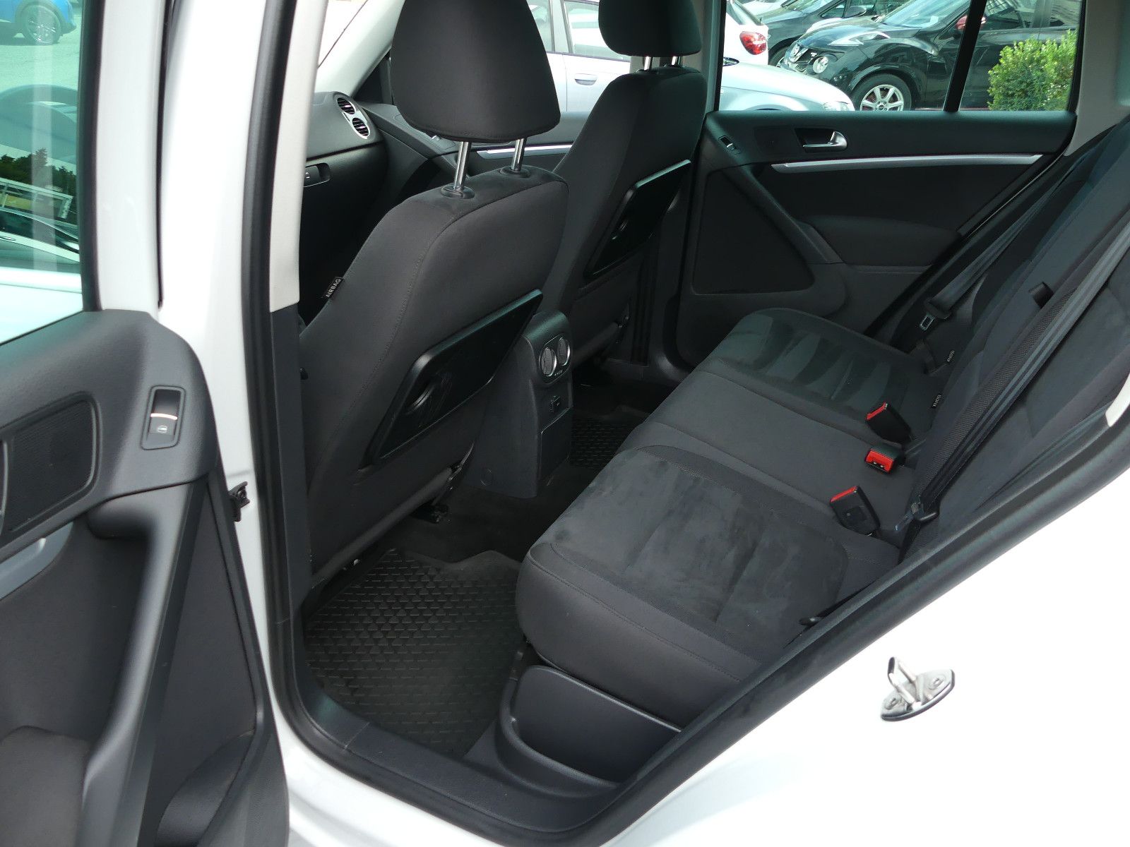 Fahrzeugabbildung Volkswagen Tiguan Sport & Style BMT"SCHECKHEFTGEPF."