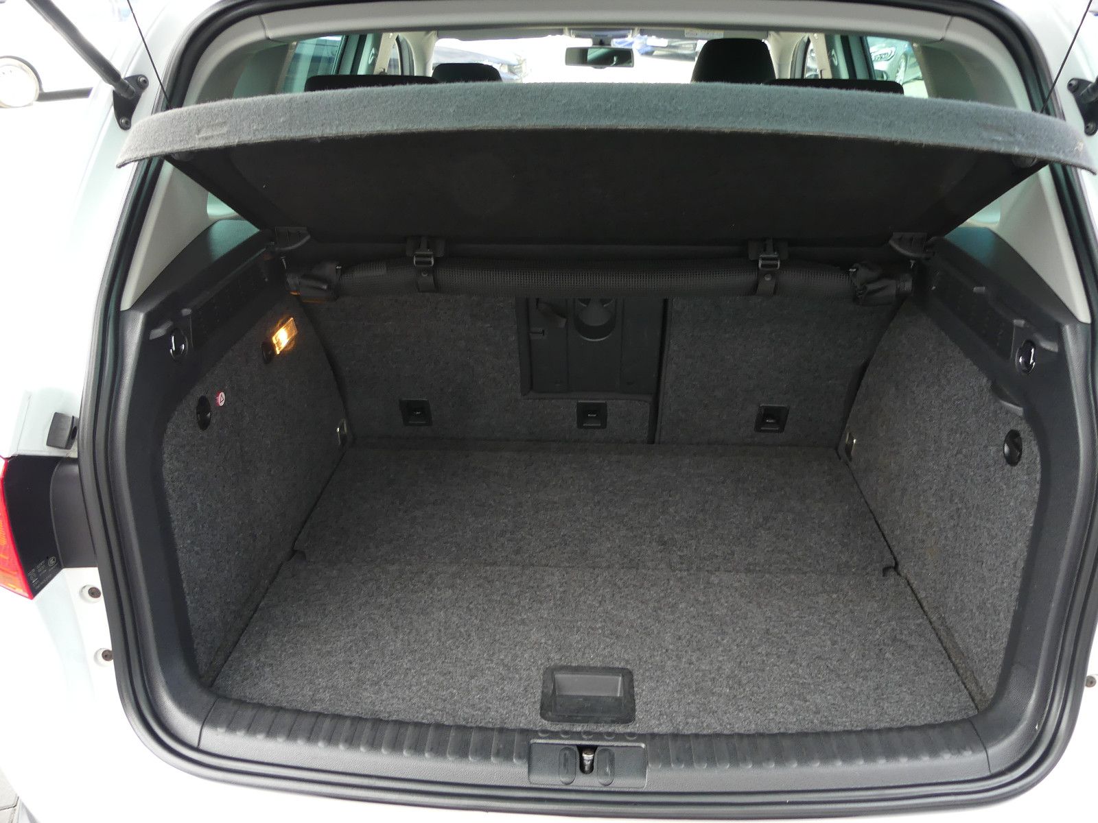 Fahrzeugabbildung Volkswagen Tiguan Sport & Style BMT"SCHECKHEFTGEPF."