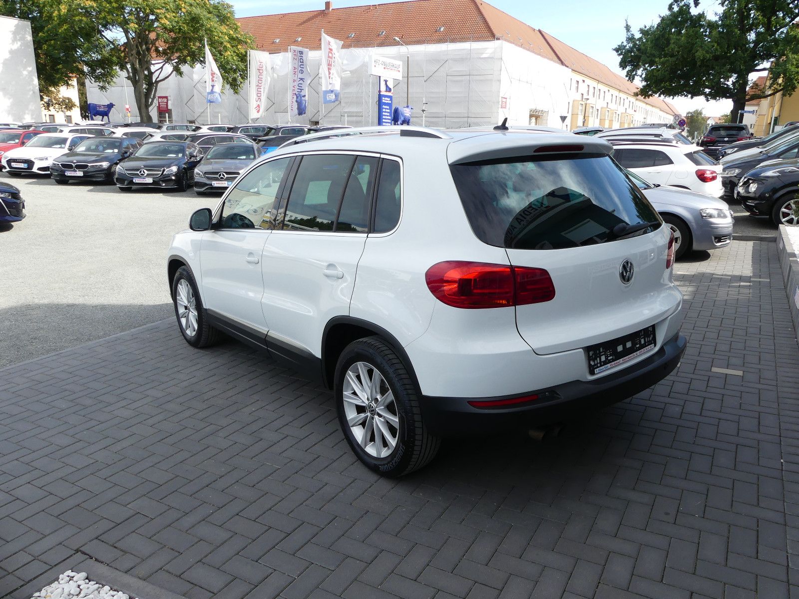 Fahrzeugabbildung Volkswagen Tiguan Sport & Style BMT"SCHECKHEFTGEPF."