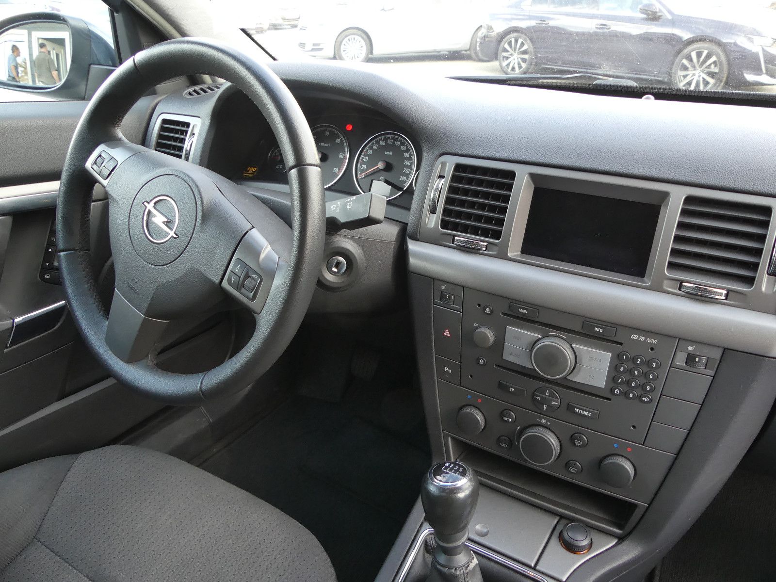 Fahrzeugabbildung Opel Signum Edition, *TÜV NEU*, *1.9 Diesel*