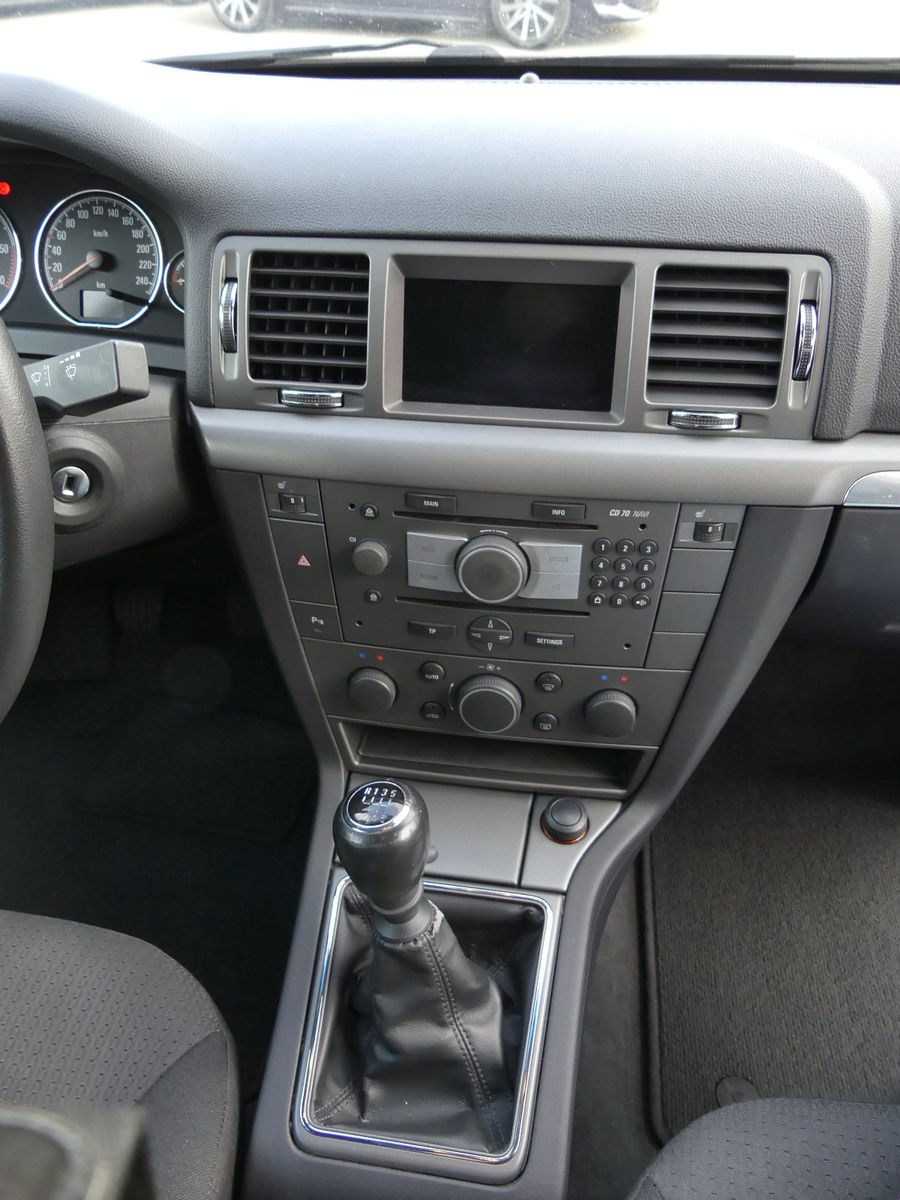 Fahrzeugabbildung Opel Signum Edition, *TÜV NEU*, *1.9 Diesel*