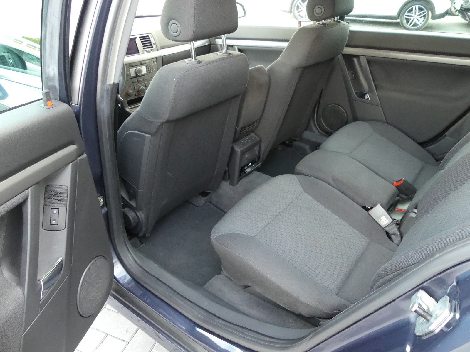 Fahrzeugabbildung Opel Signum Edition, *TÜV NEU*, *1.9 Diesel*