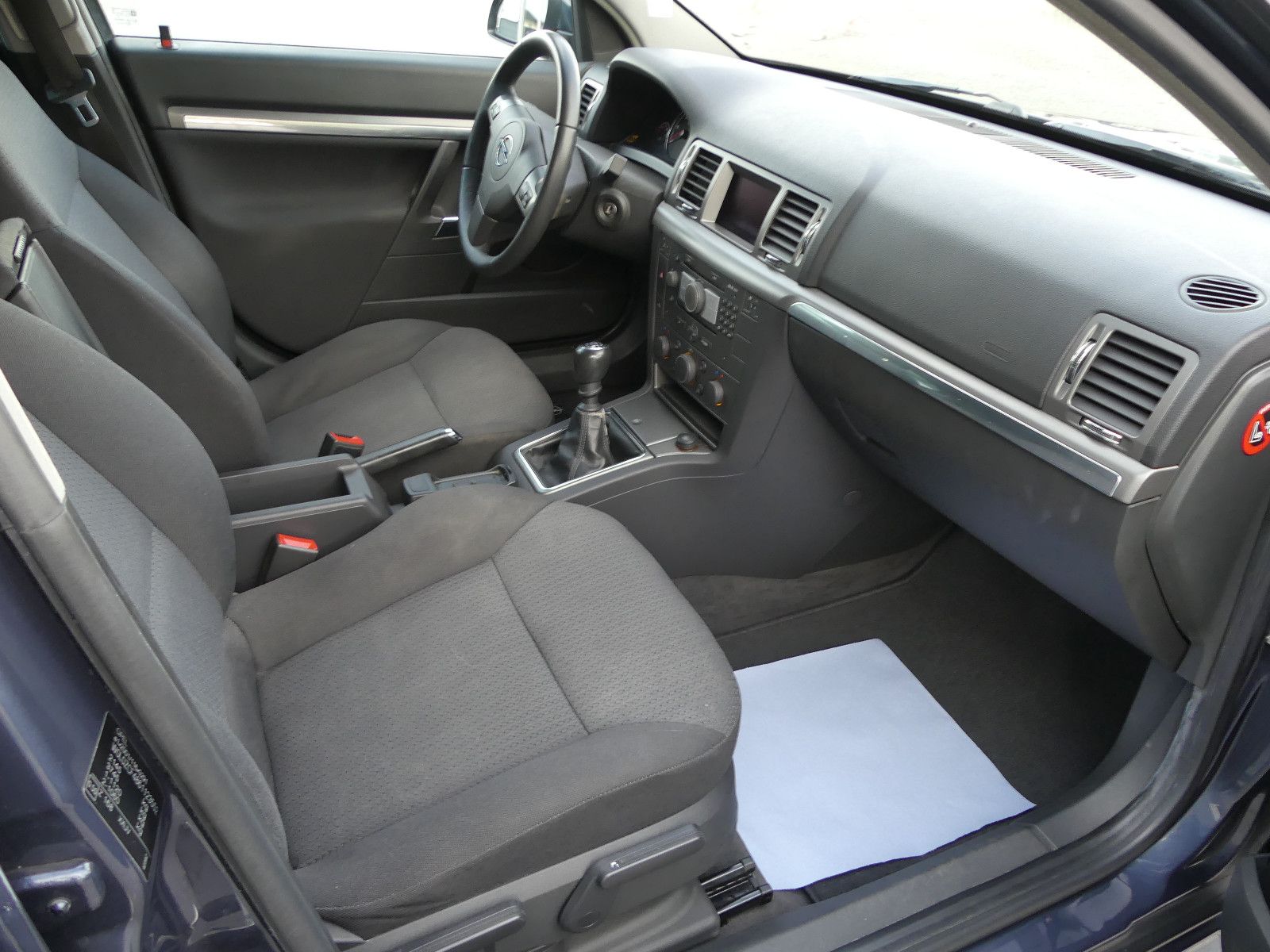 Fahrzeugabbildung Opel Signum Edition, *TÜV NEU*, *1.9 Diesel*