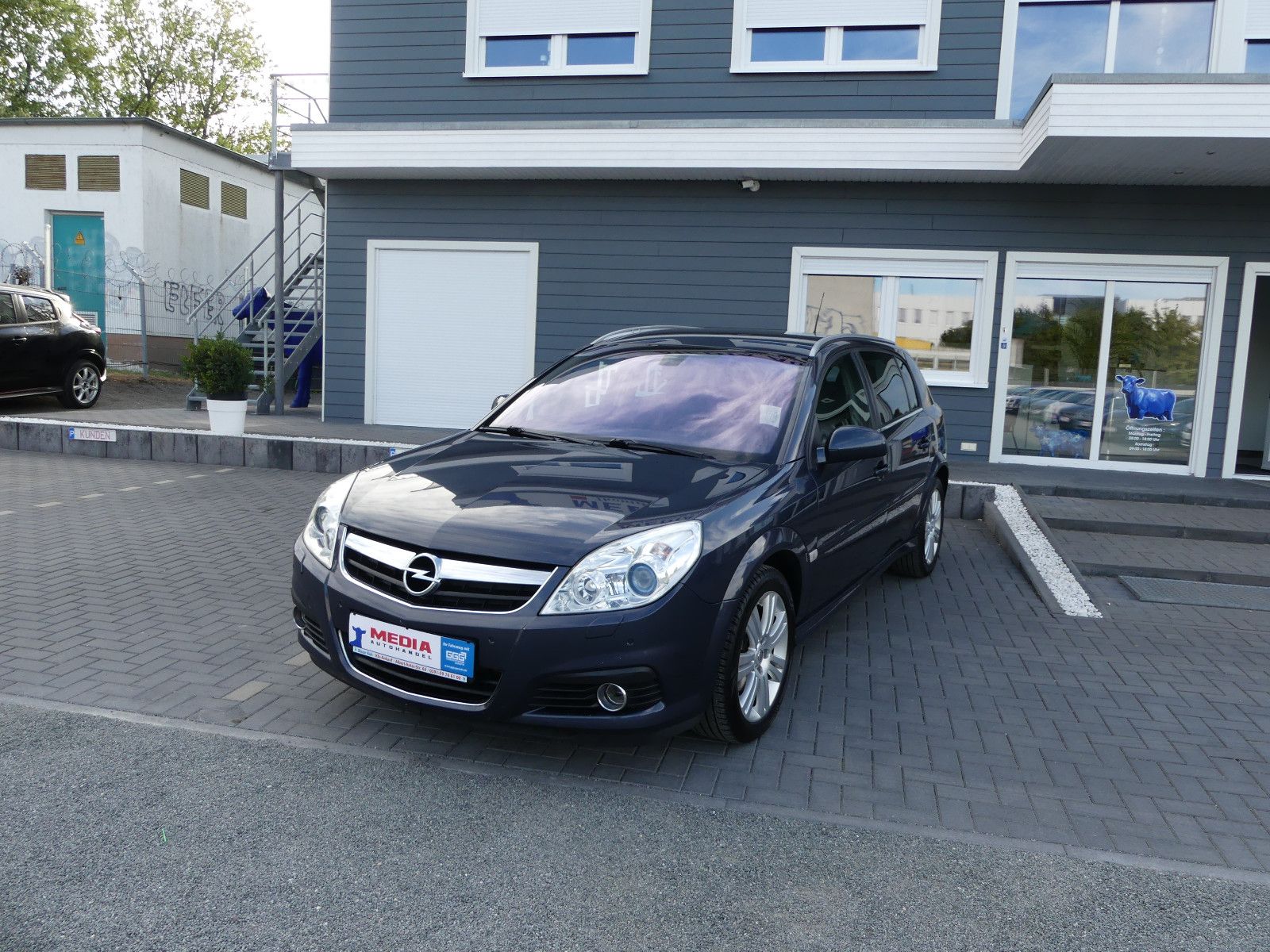 Fahrzeugabbildung Opel Signum Edition, *TÜV NEU*, *1.9 Diesel*