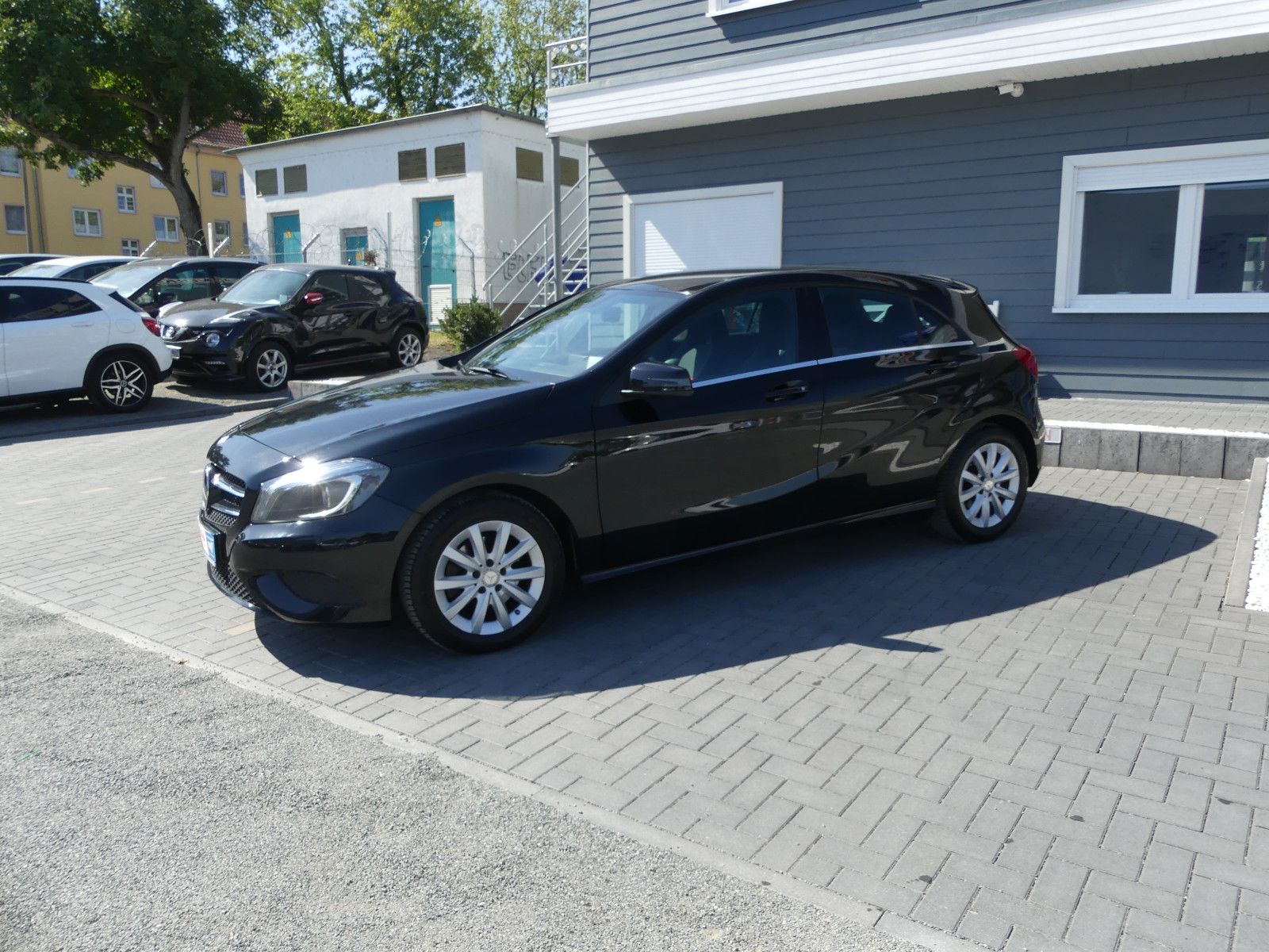 Fahrzeugabbildung Mercedes-Benz A 180 A A 180 BlueEfficiency"72TKM"AUTOMATIK"