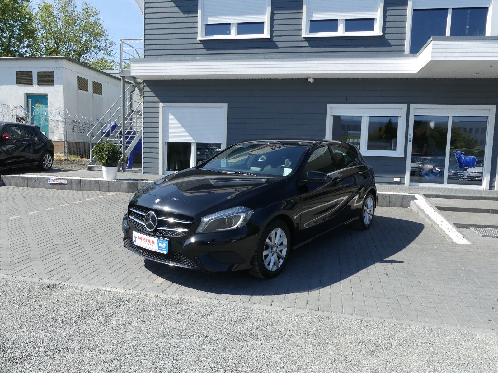 Fahrzeugabbildung Mercedes-Benz A 180 A A 180 BlueEfficiency"72TKM"AUTOMATIK"
