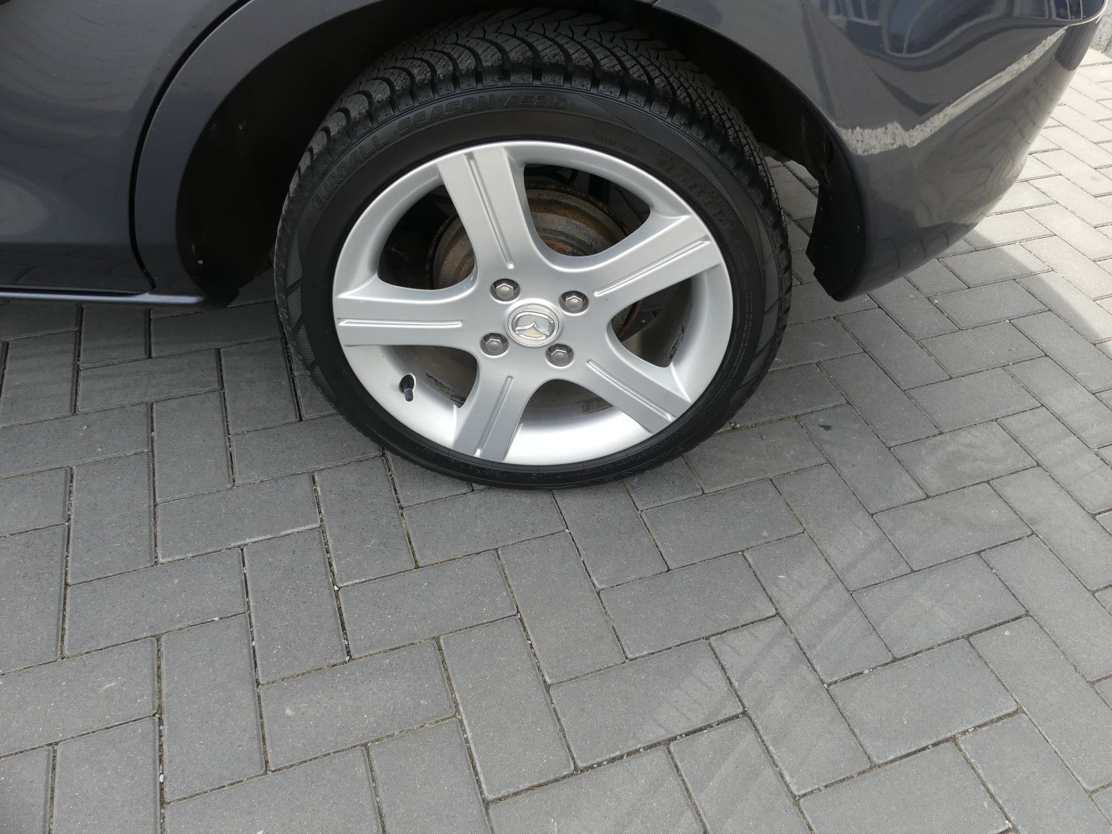 Fahrzeugabbildung Mazda 2 Lim. 1.4 Active