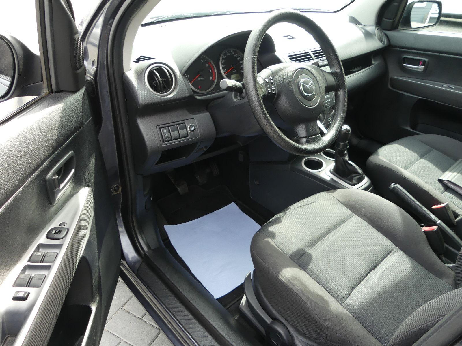 Fahrzeugabbildung Mazda 2 Lim. 1.4 Active