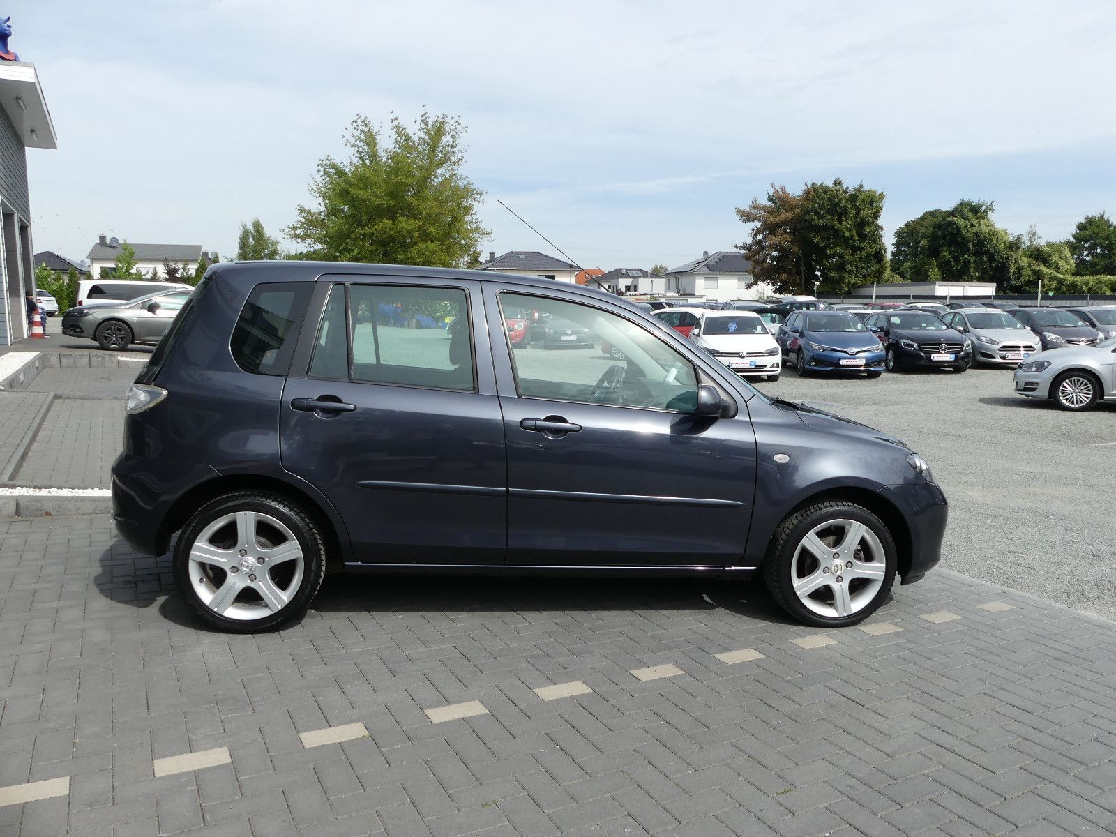 Fahrzeugabbildung Mazda 2 Lim. 1.4 Active