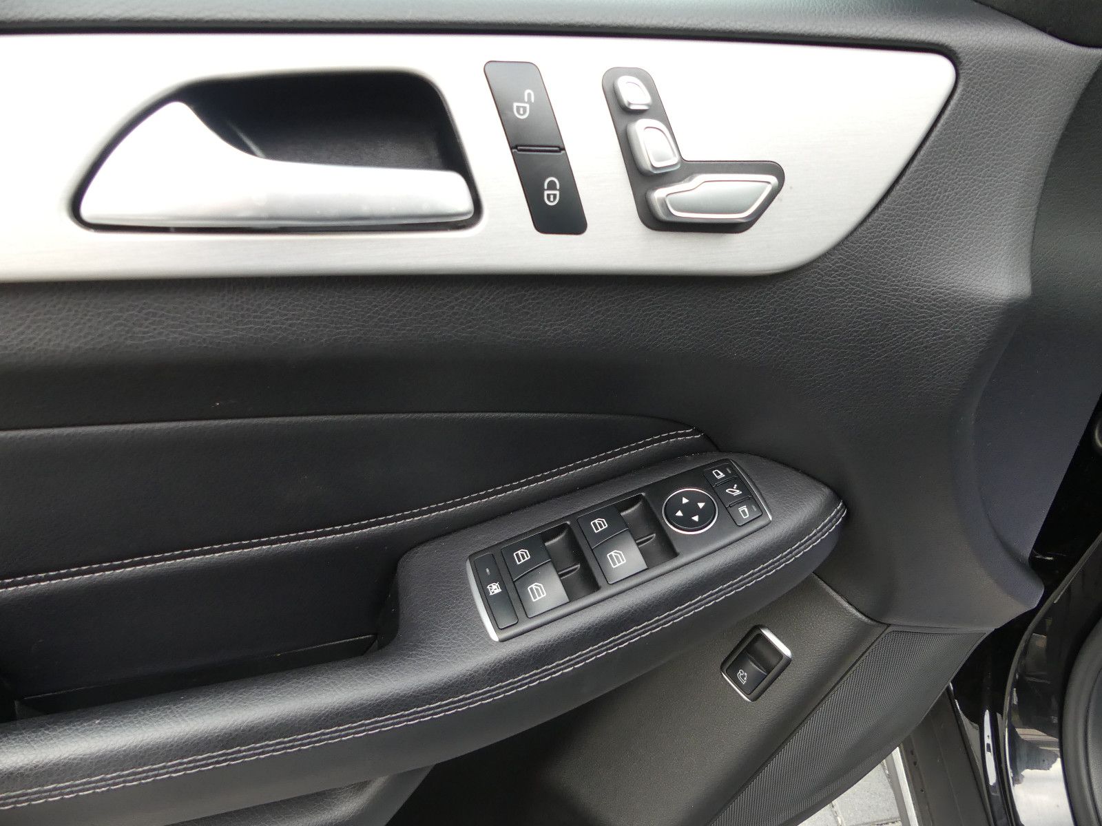 Fahrzeugabbildung Mercedes-Benz GLE 400 4Matic"83TKM"
