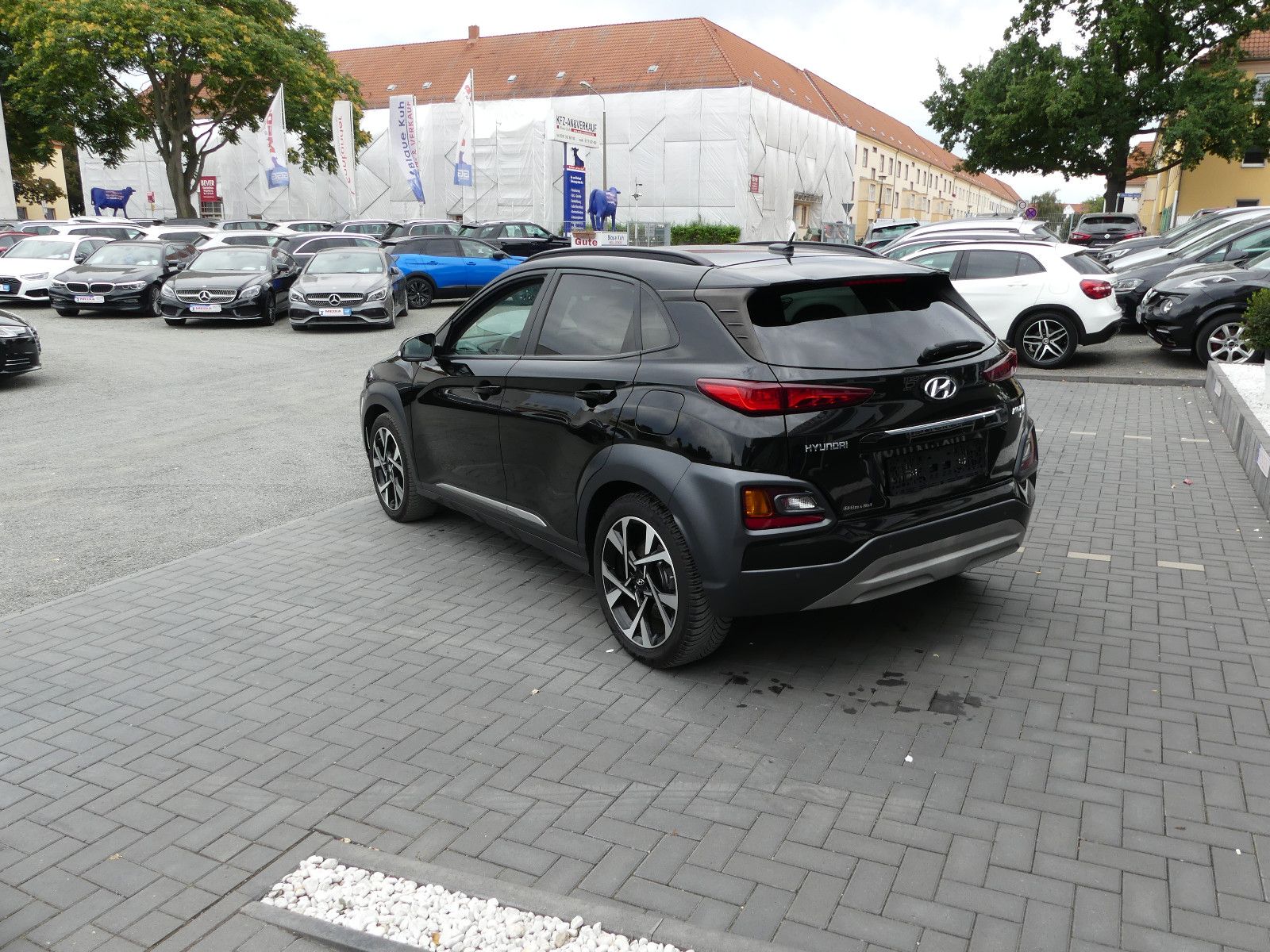 Fahrzeugabbildung Hyundai Kona Premium 4WD"85TKM"SCHECKHEFTGEPF."