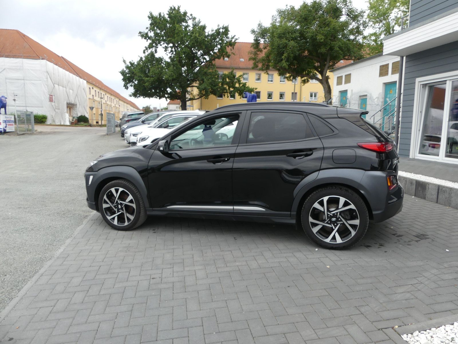 Fahrzeugabbildung Hyundai Kona Premium 4WD"85TKM"SCHECKHEFTGEPF."