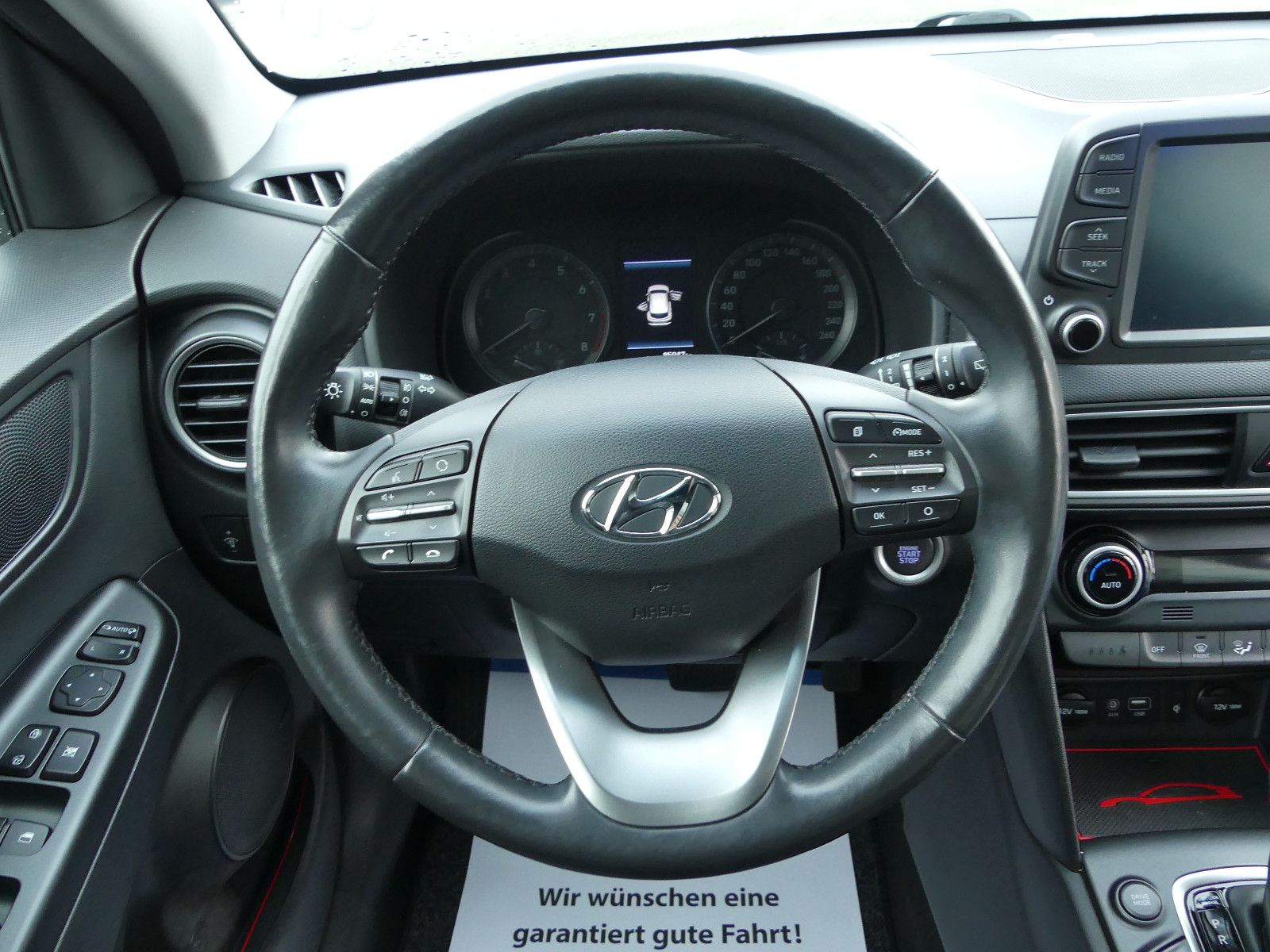 Fahrzeugabbildung Hyundai Kona Premium 4WD"85TKM"SCHECKHEFTGEPF."