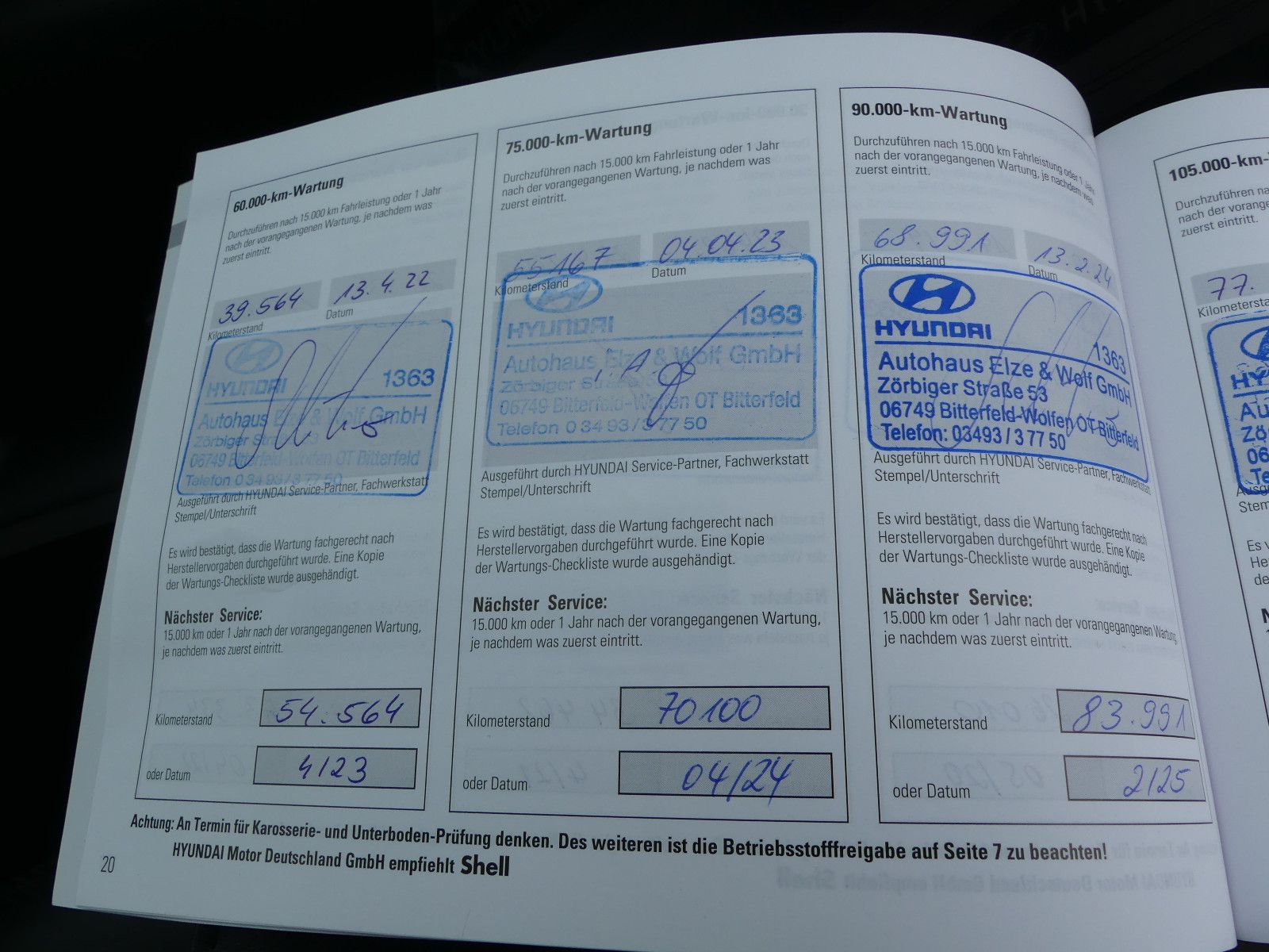 Fahrzeugabbildung Hyundai Kona Premium 4WD"85TKM"SCHECKHEFTGEPF."