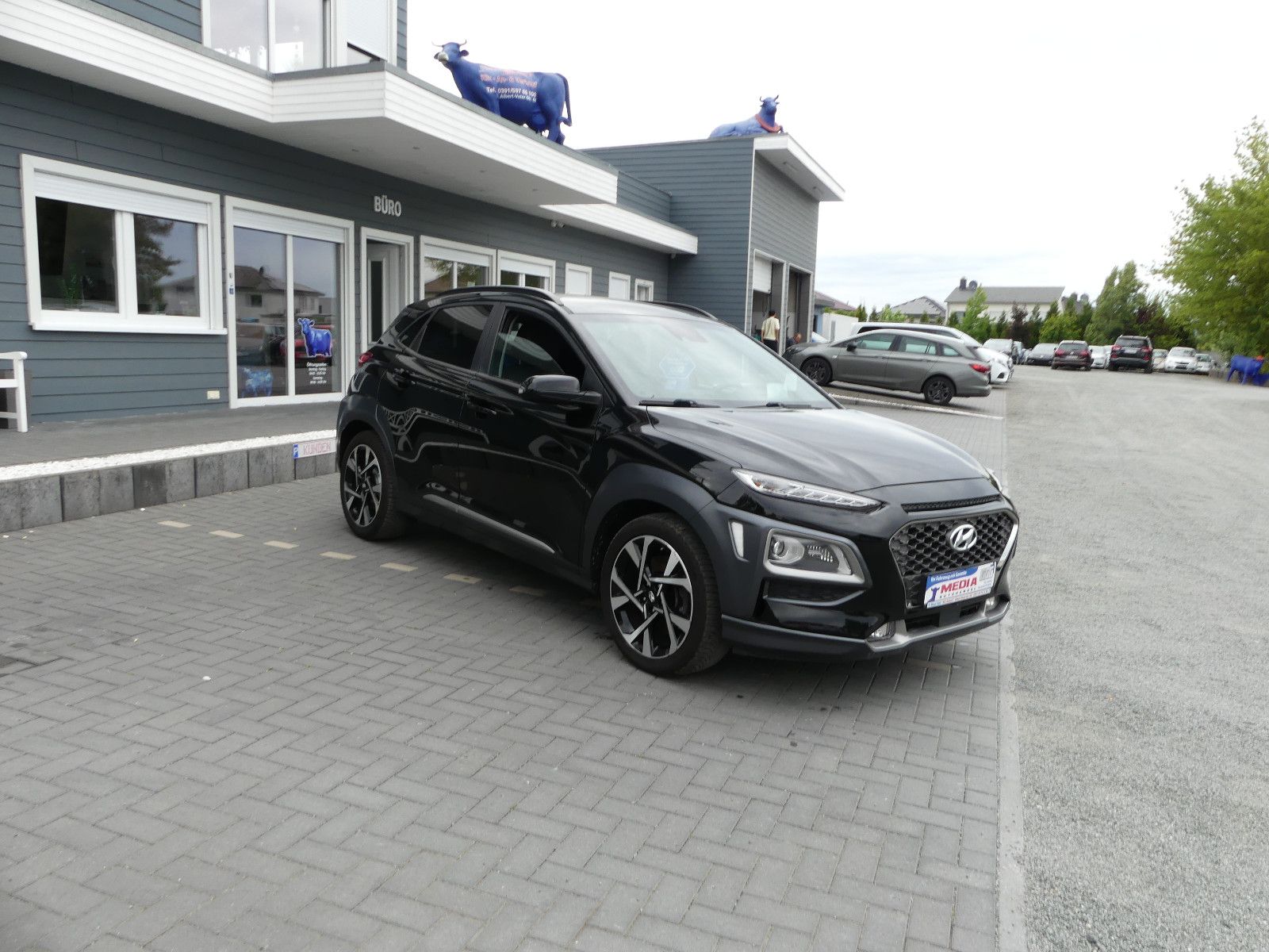 Fahrzeugabbildung Hyundai Kona Premium 4WD"85TKM"SCHECKHEFTGEPF."