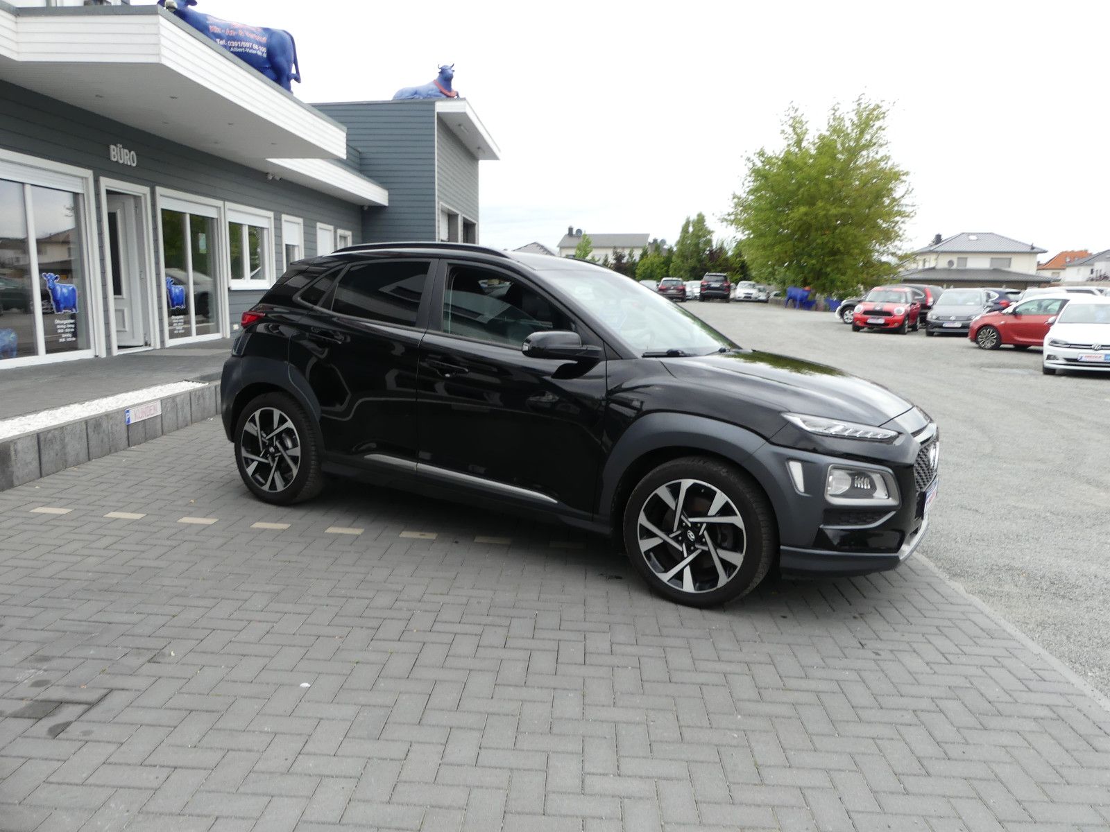 Fahrzeugabbildung Hyundai Kona Premium 4WD"85TKM"SCHECKHEFTGEPF."