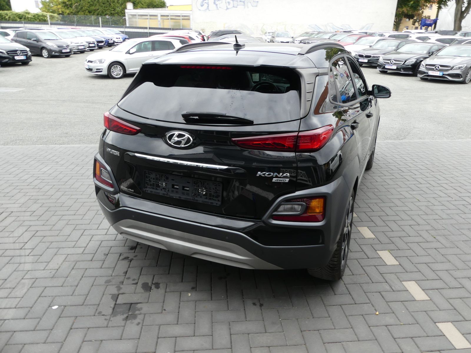 Fahrzeugabbildung Hyundai Kona Premium 4WD"85TKM"SCHECKHEFTGEPF."