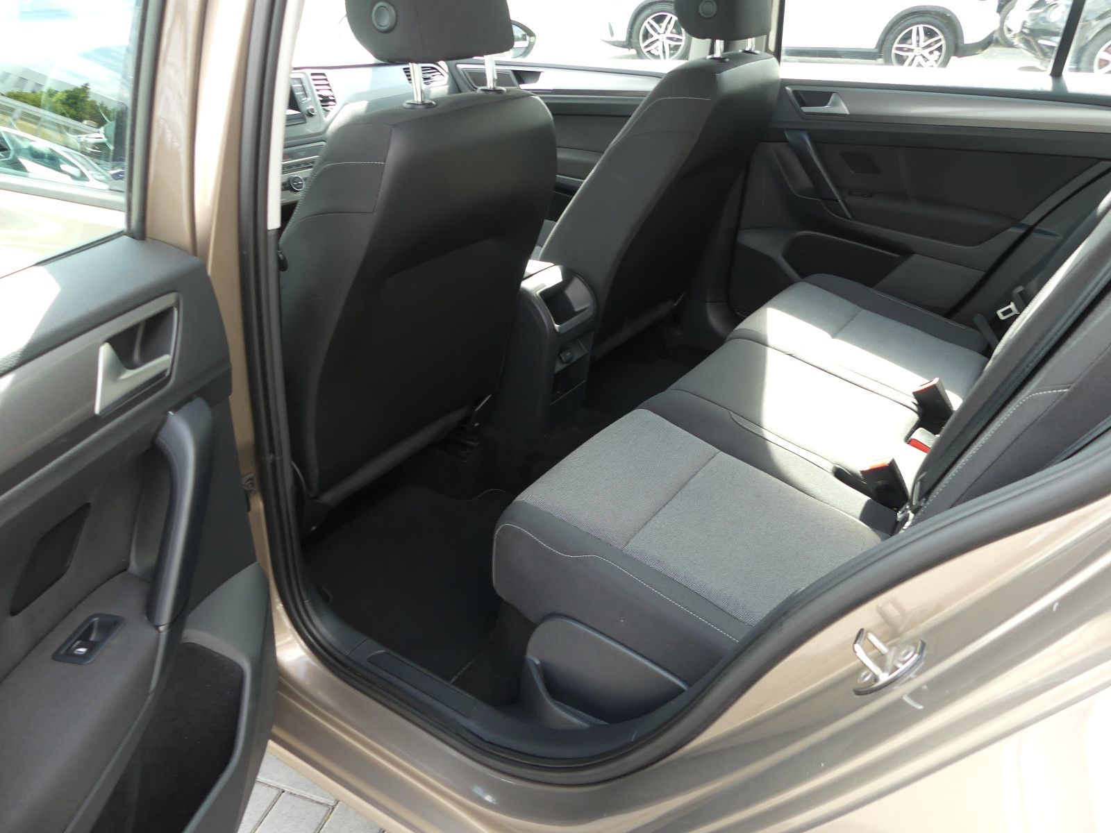 Fahrzeugabbildung Volkswagen Golf Sportsvan VII Trendline BMT/Start-Stopp