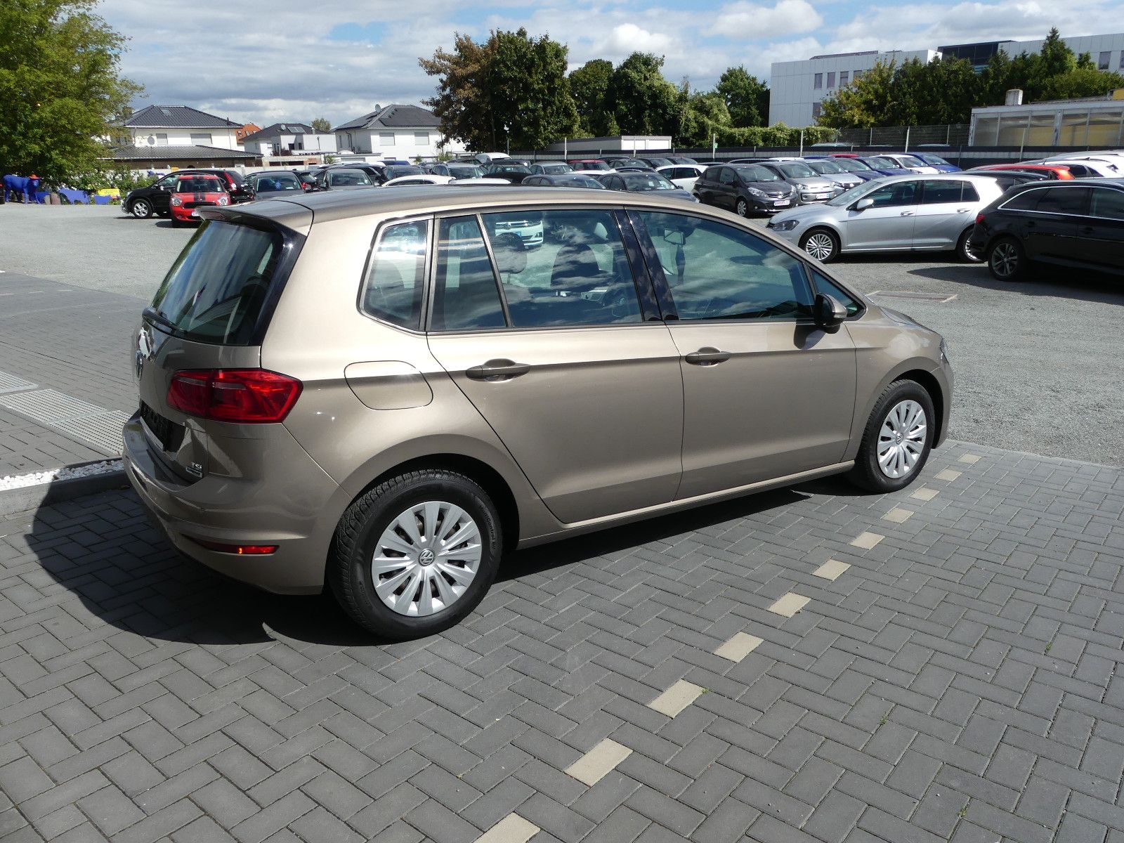 Fahrzeugabbildung Volkswagen Golf Sportsvan VII Trendline BMT/Start-Stopp