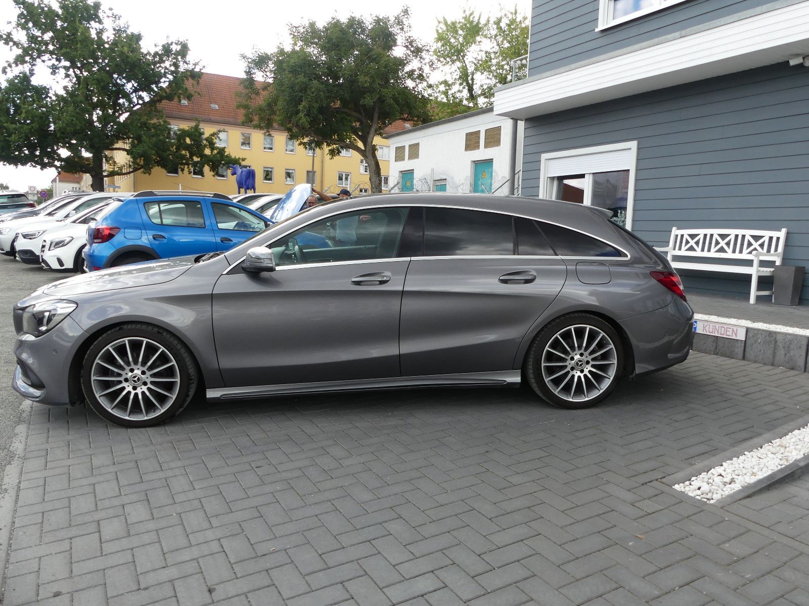 Fahrzeugabbildung Mercedes-Benz CLA Shooting Brake CLA 200 AMG - Line"58TKM"