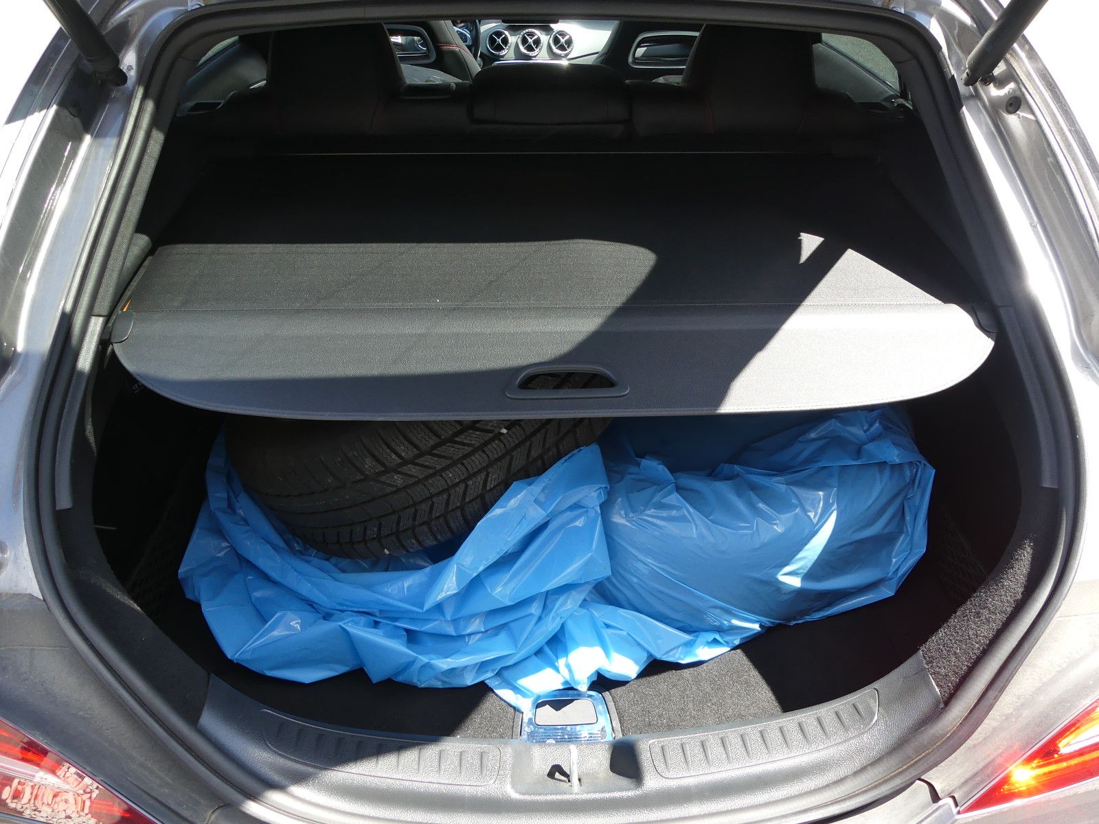 Fahrzeugabbildung Mercedes-Benz CLA Shooting Brake CLA 200 AMG - Line"58TKM"