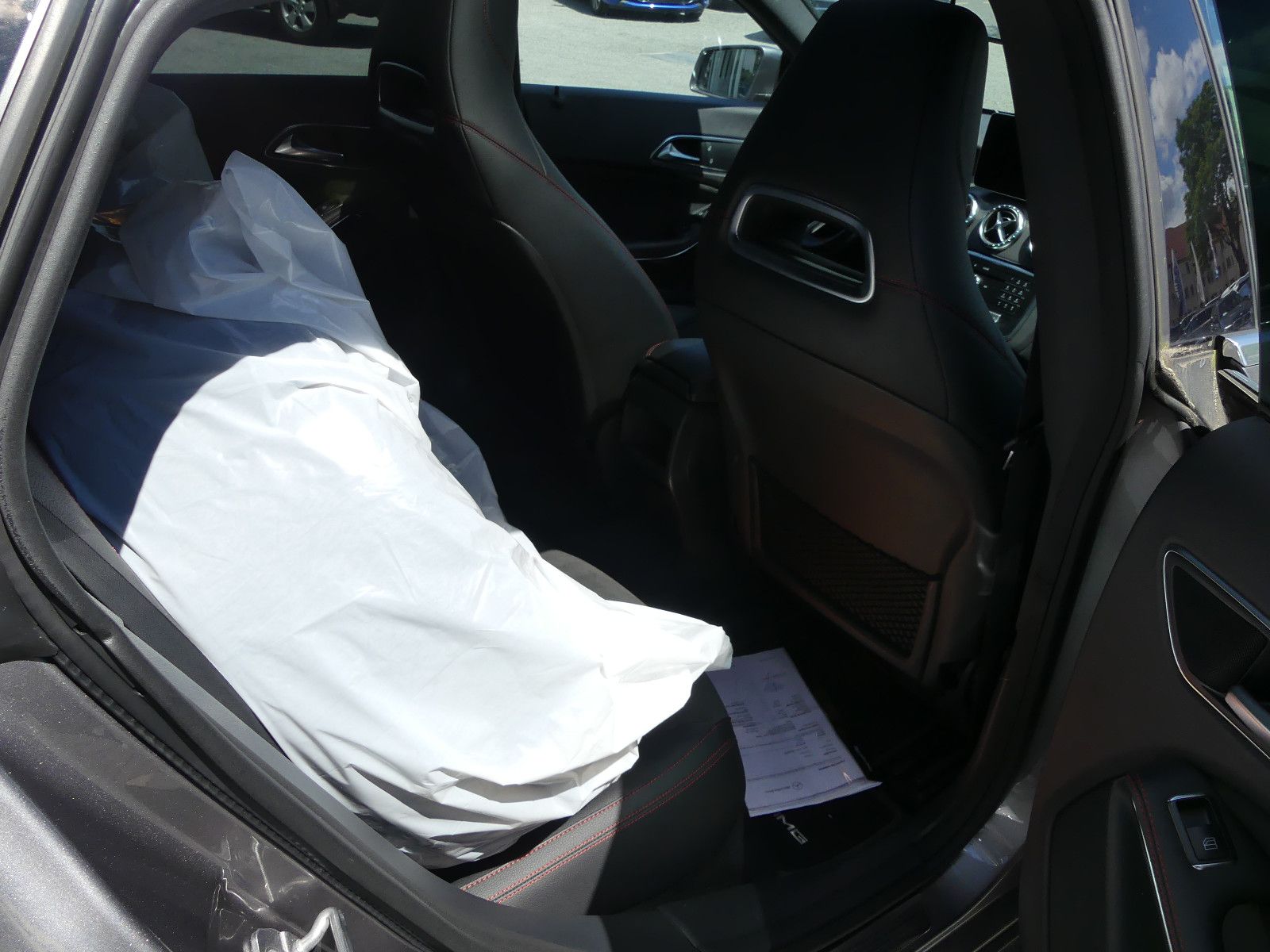 Fahrzeugabbildung Mercedes-Benz CLA Shooting Brake CLA 200 AMG - Line"58TKM"