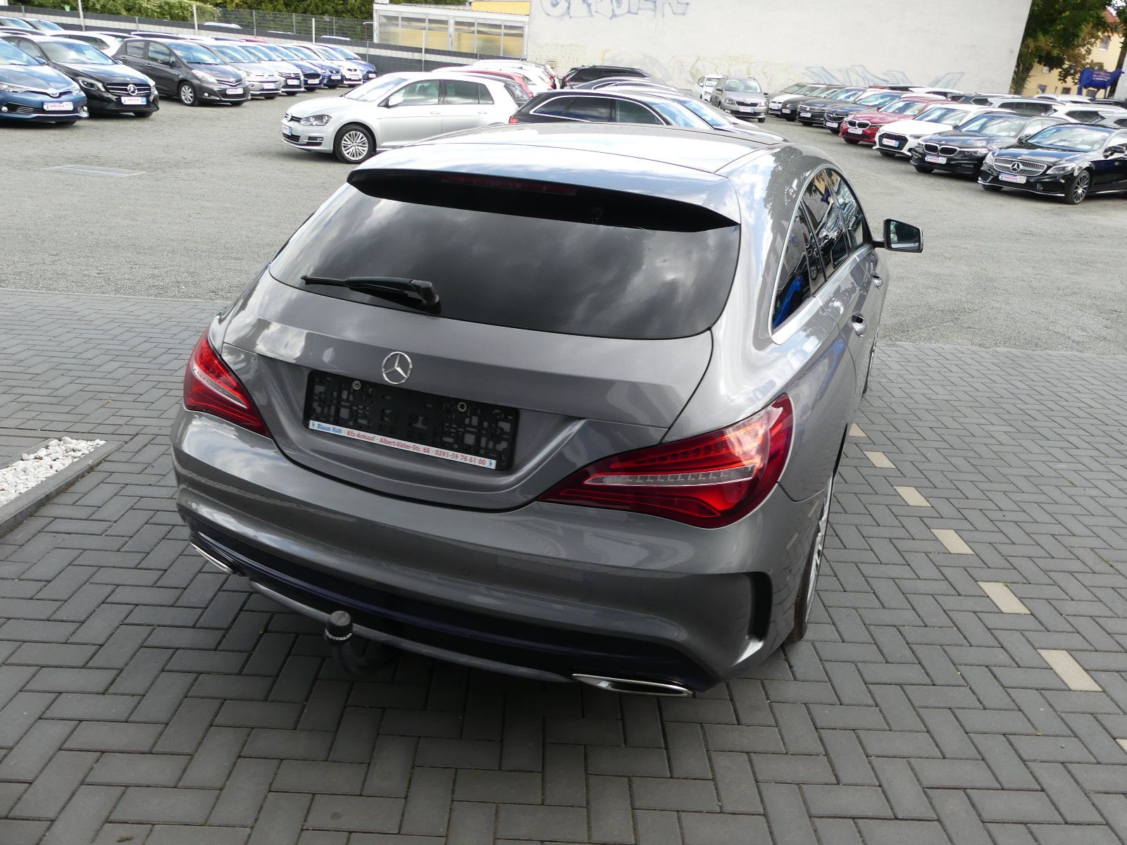 Fahrzeugabbildung Mercedes-Benz CLA Shooting Brake CLA 200 AMG - Line"58TKM"