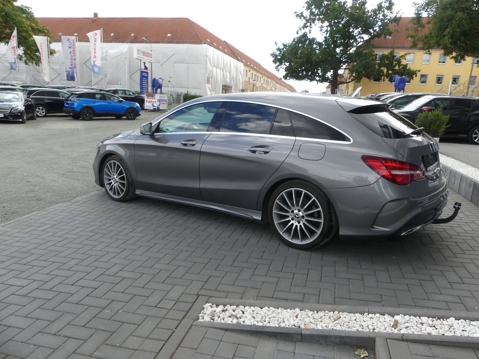 Fahrzeugabbildung Mercedes-Benz CLA Shooting Brake CLA 200 AMG - Line"58TKM"