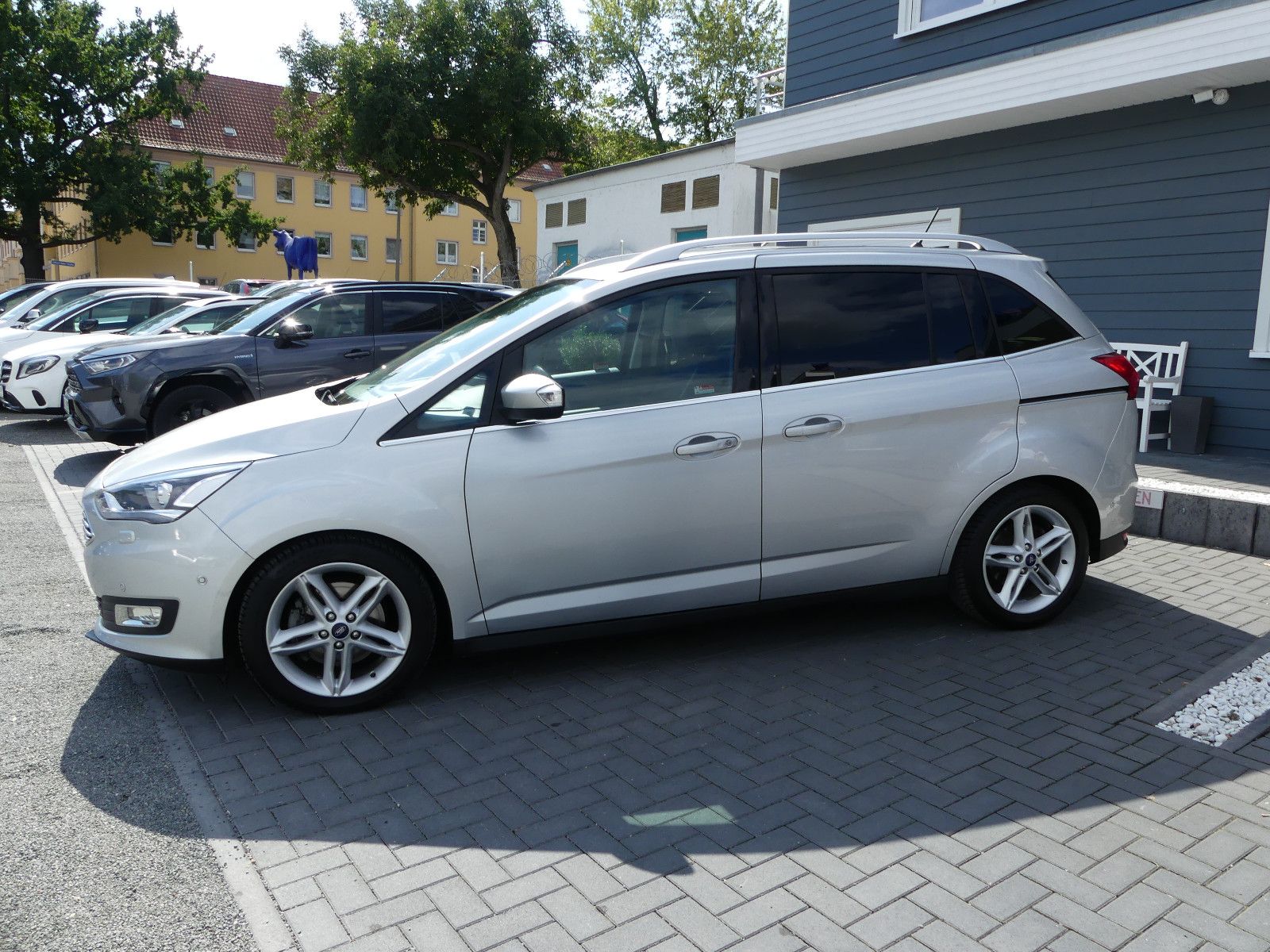 Fahrzeugabbildung Ford Grand C-Max Grand C-MAX Titanium, * 7 SITZER*