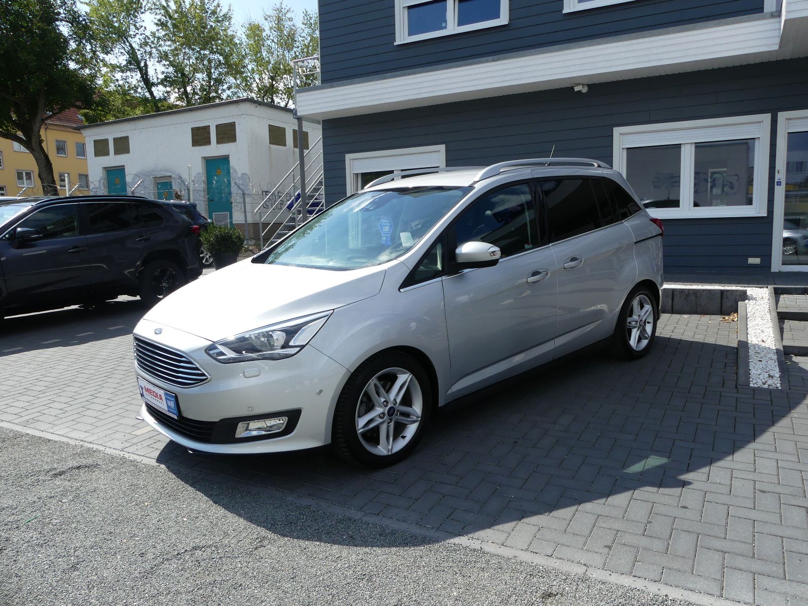 Fahrzeugabbildung Ford Grand C-Max Grand C-MAX Titanium, * 7 SITZER*