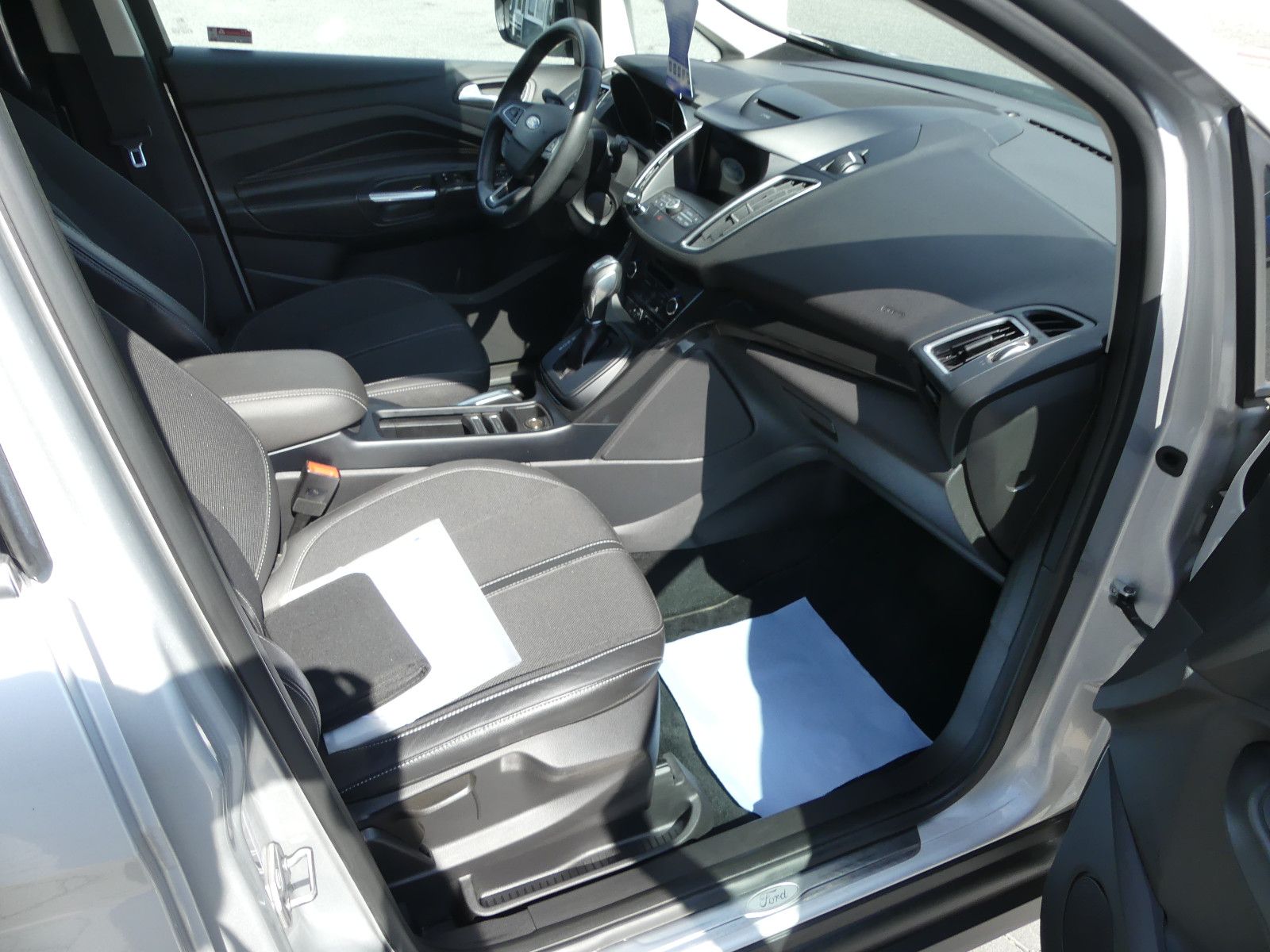 Fahrzeugabbildung Ford Grand C-Max Grand C-MAX Titanium, * 7 SITZER*