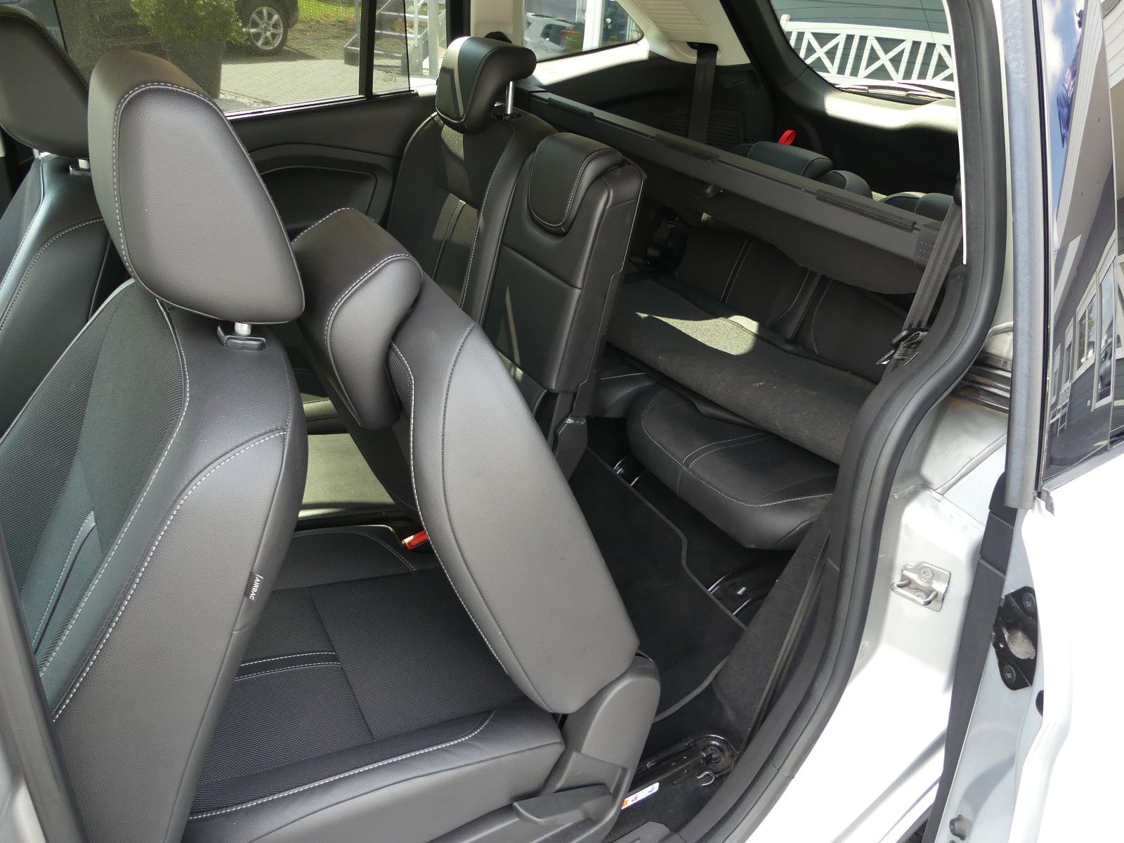 Fahrzeugabbildung Ford Grand C-Max Grand C-MAX Titanium, * 7 SITZER*