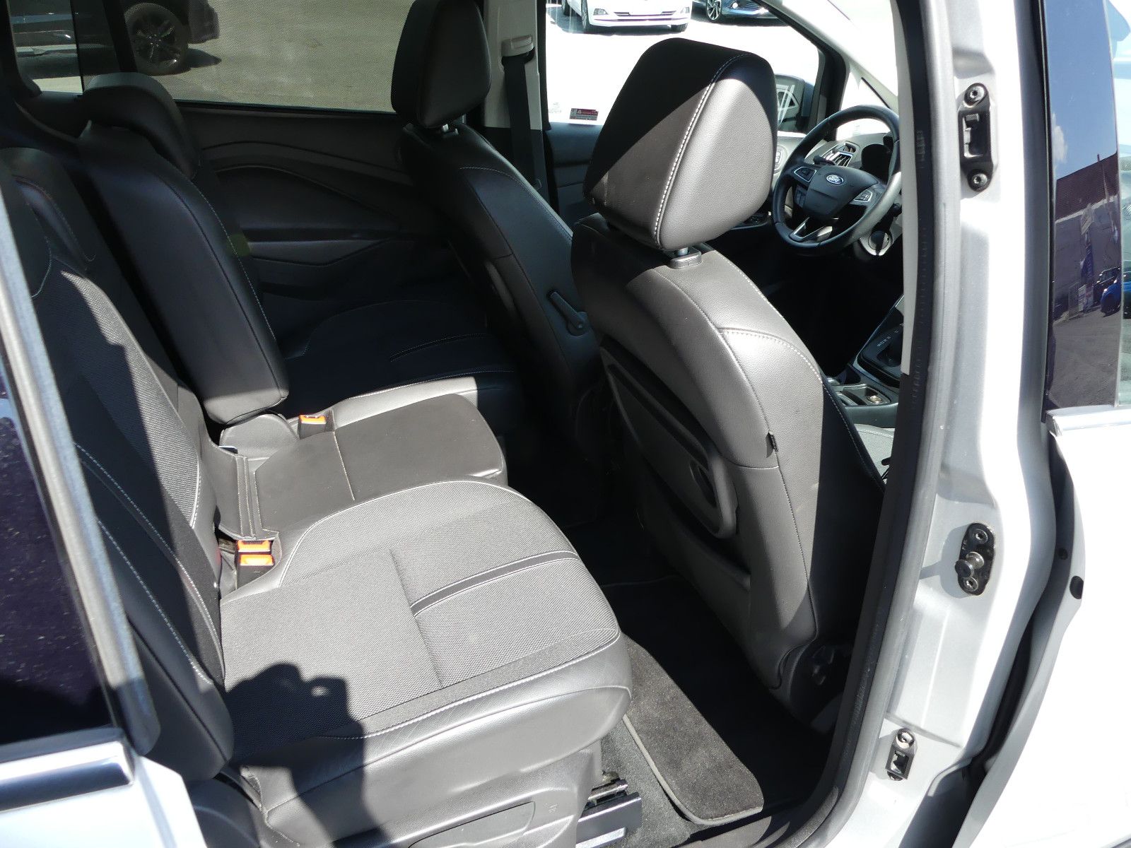 Fahrzeugabbildung Ford Grand C-Max Grand C-MAX Titanium, * 7 SITZER*