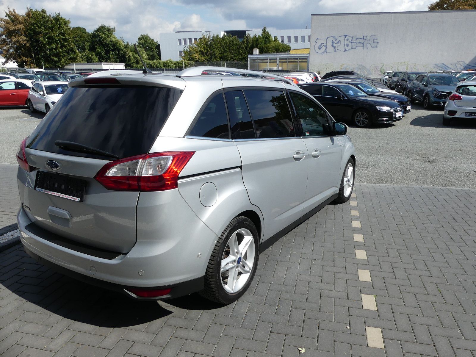 Fahrzeugabbildung Ford Grand C-Max Grand C-MAX Titanium, * 7 SITZER*