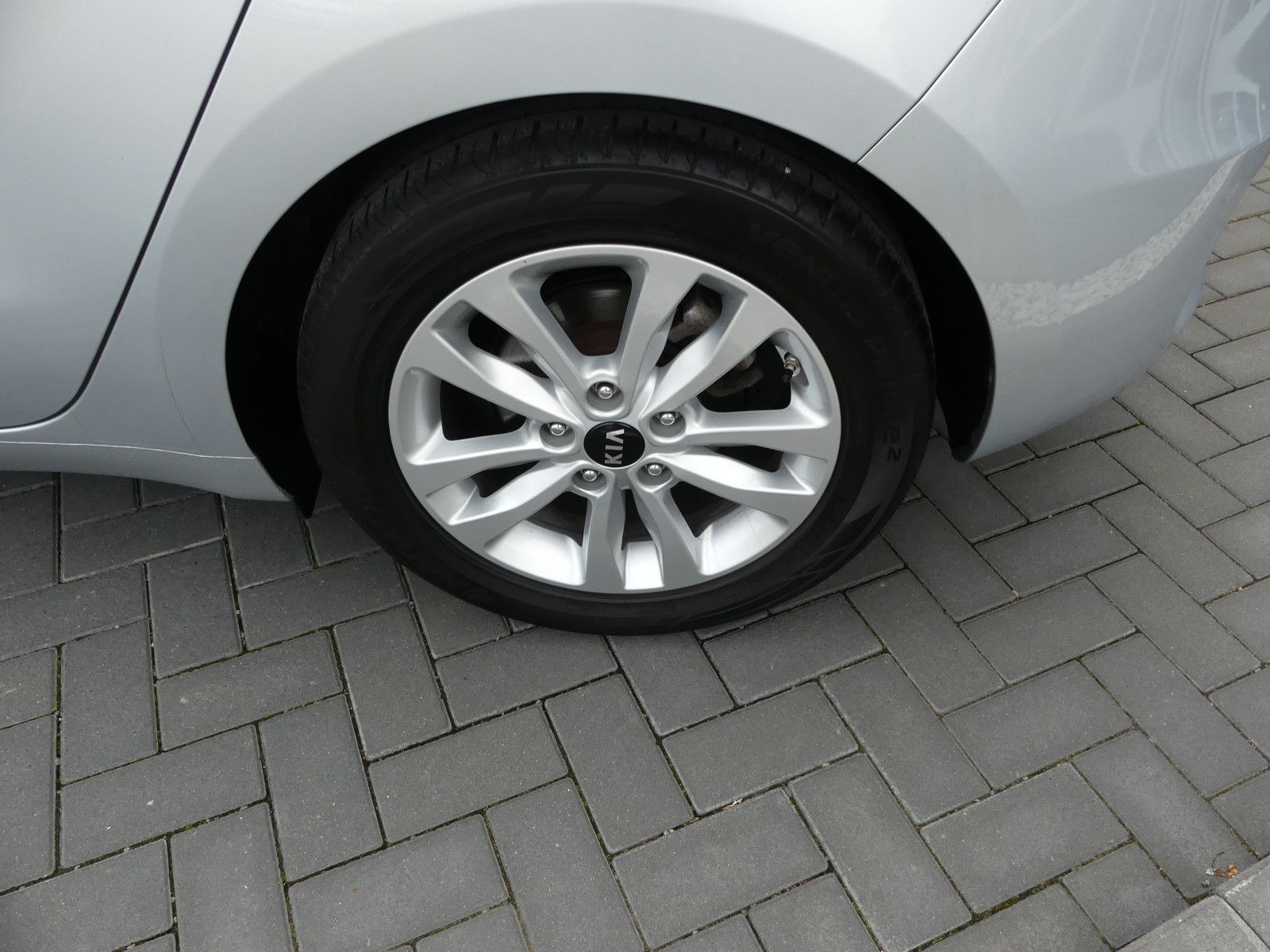 Fahrzeugabbildung Kia cee'd / Ceed"74TKM"