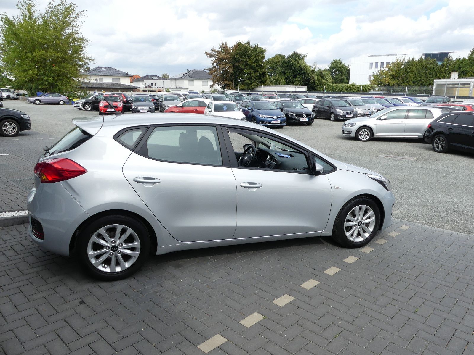 Fahrzeugabbildung Kia cee'd / Ceed"74TKM"